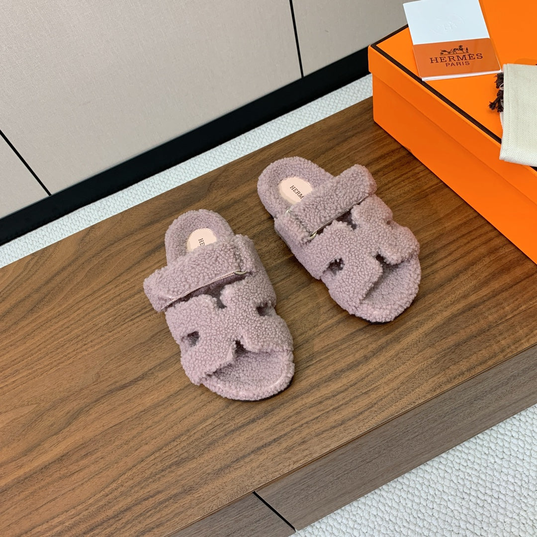 HM Chypre Sandal In Light Purple Lamb Wool 984180