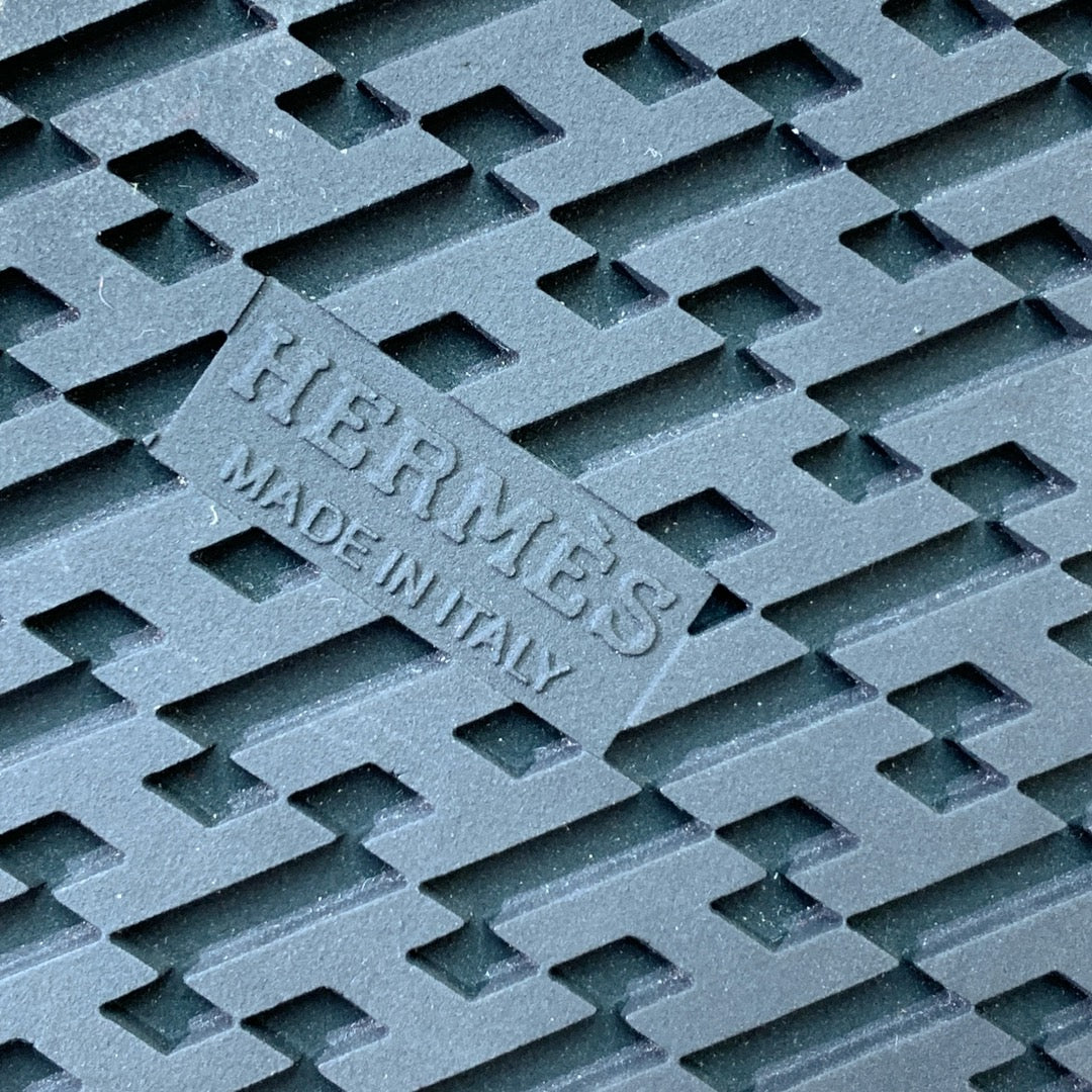 HM Chypre Sandal In Dark Beige Lamb Wool  984181