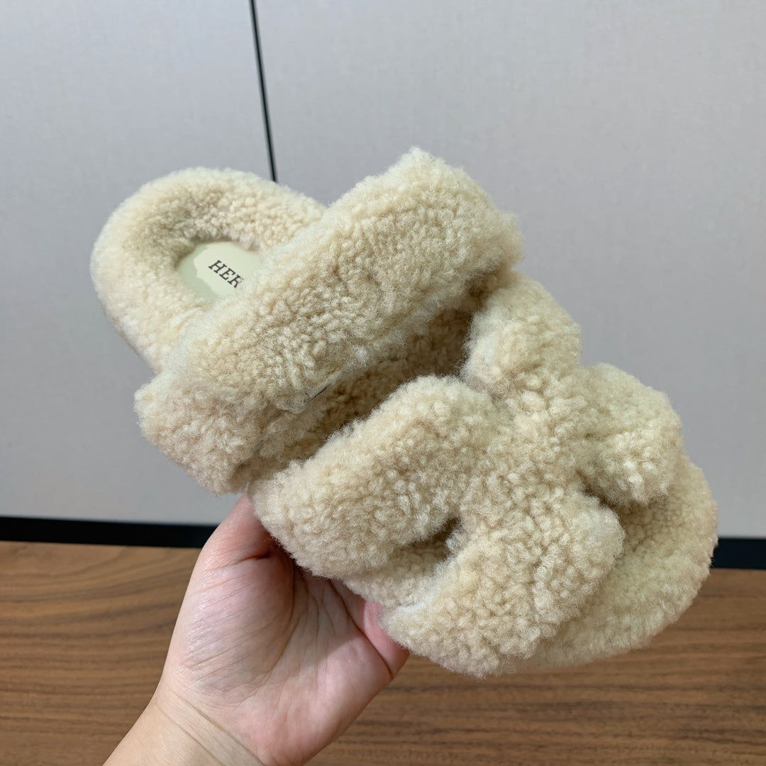 HM Chypre Sandal In Light Beige Lamb Wool 984185