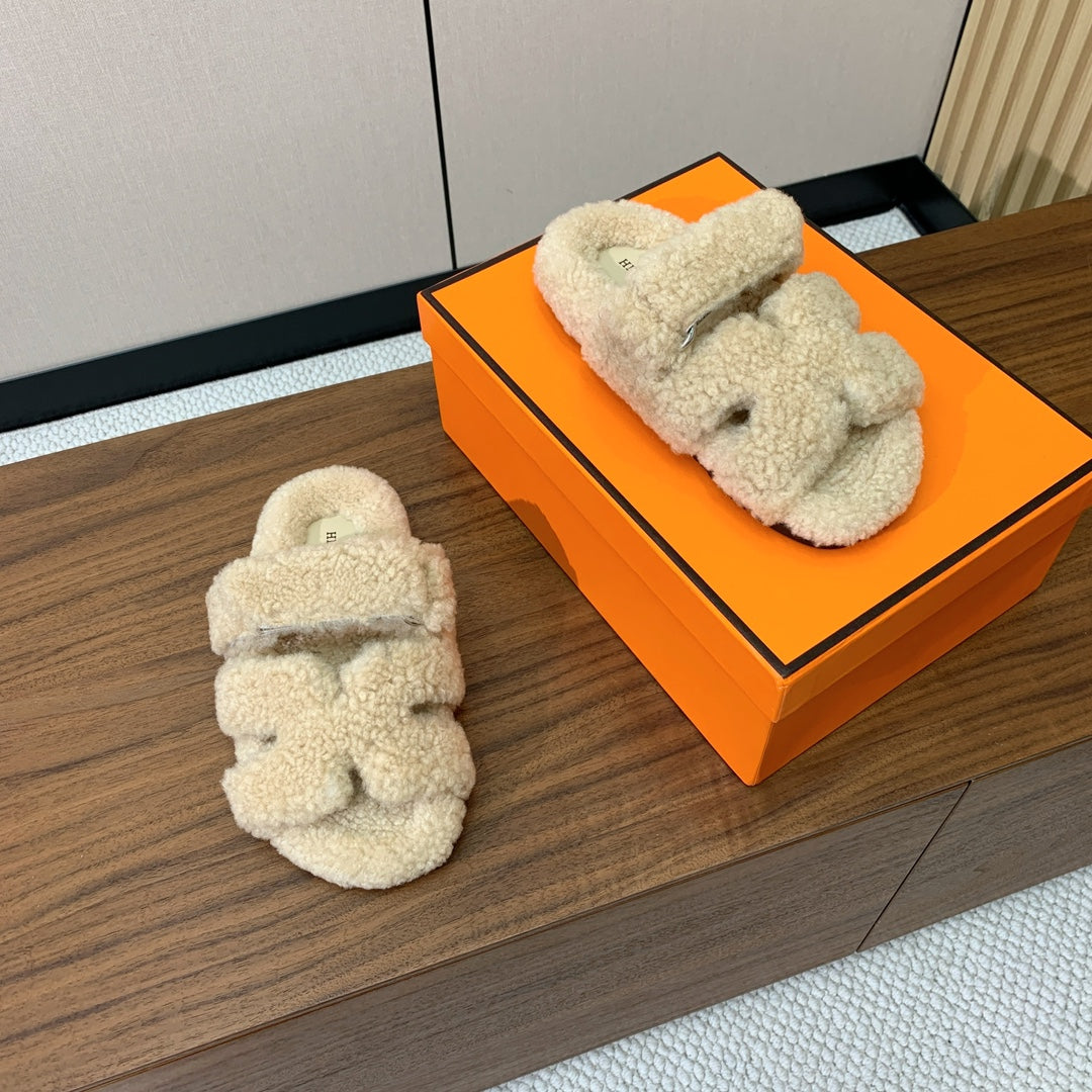 HM Chypre Sandal In Light Beige Lamb Wool 984185