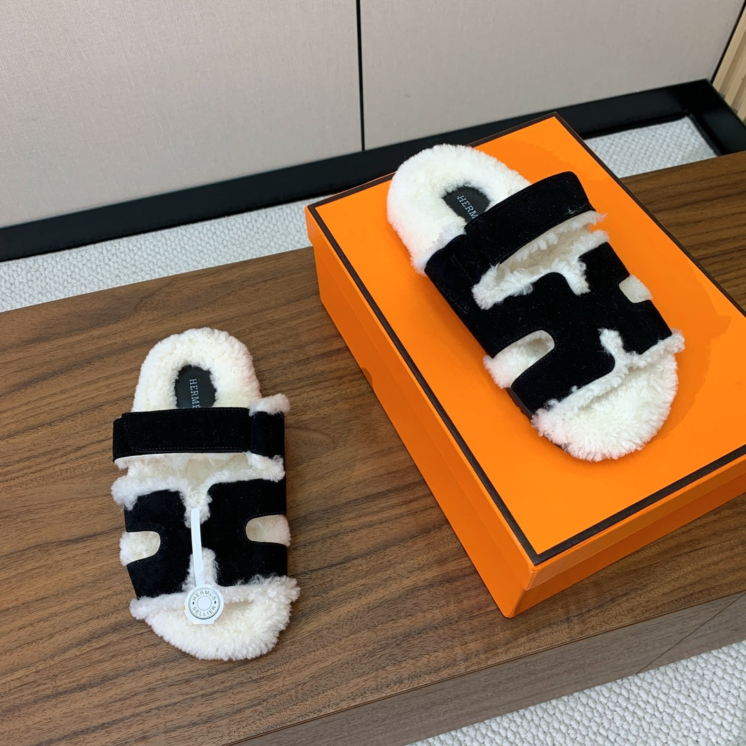 HM Chypre Sandal In Black Mix White Fleece And Suede 984199