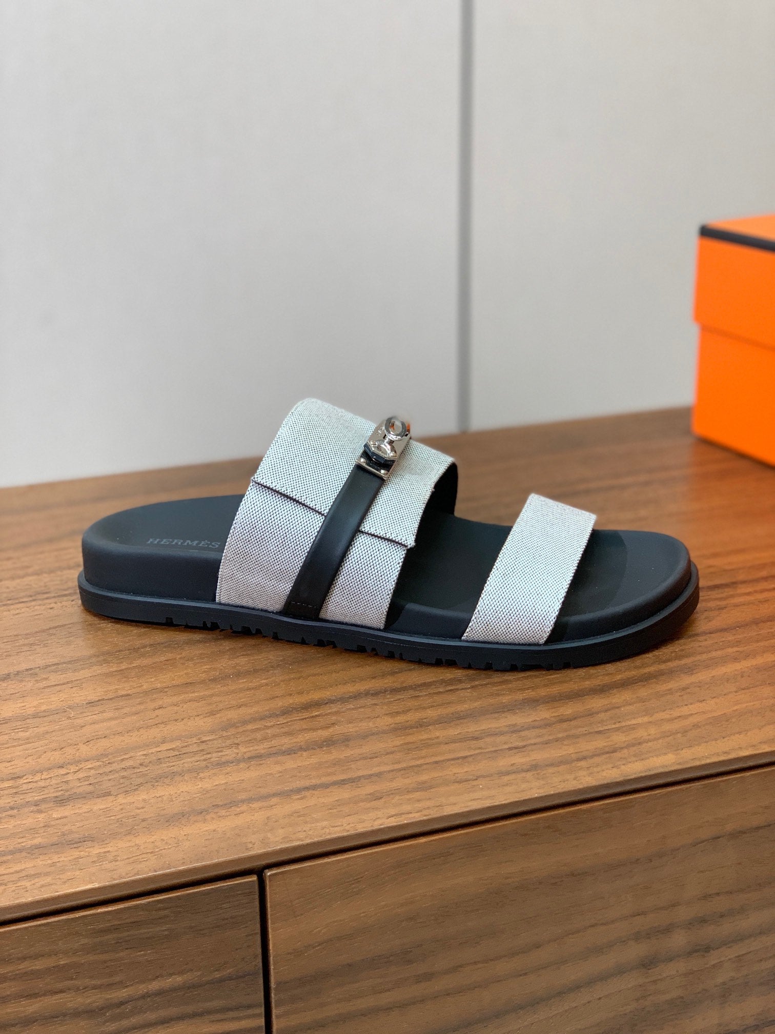 HM Jackson Sandal Grey Calfskin 294044