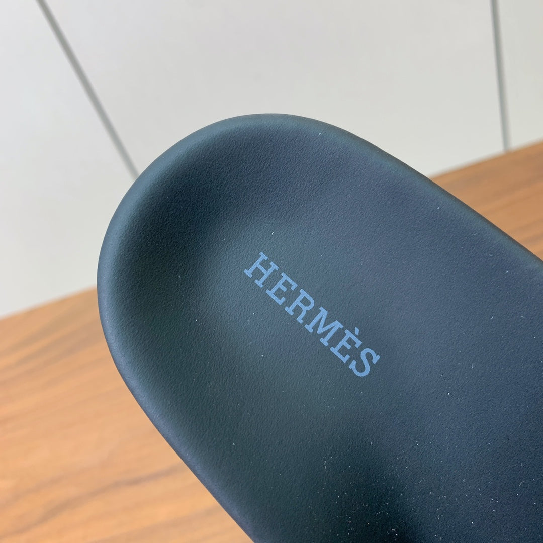 HM Jackson Sandal Beige Black Calfskin 294051