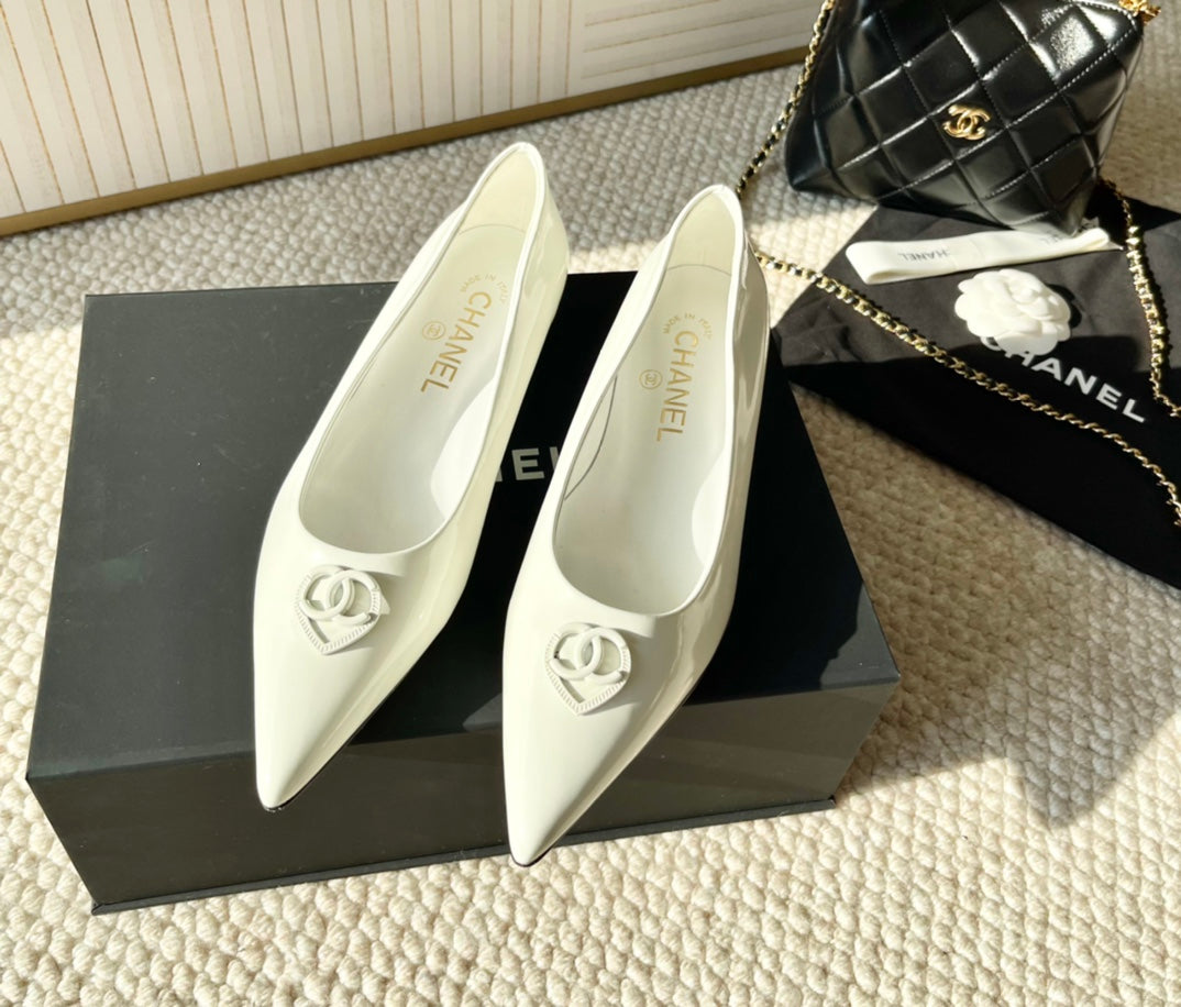 CC Ballet In White Cowhide 151527