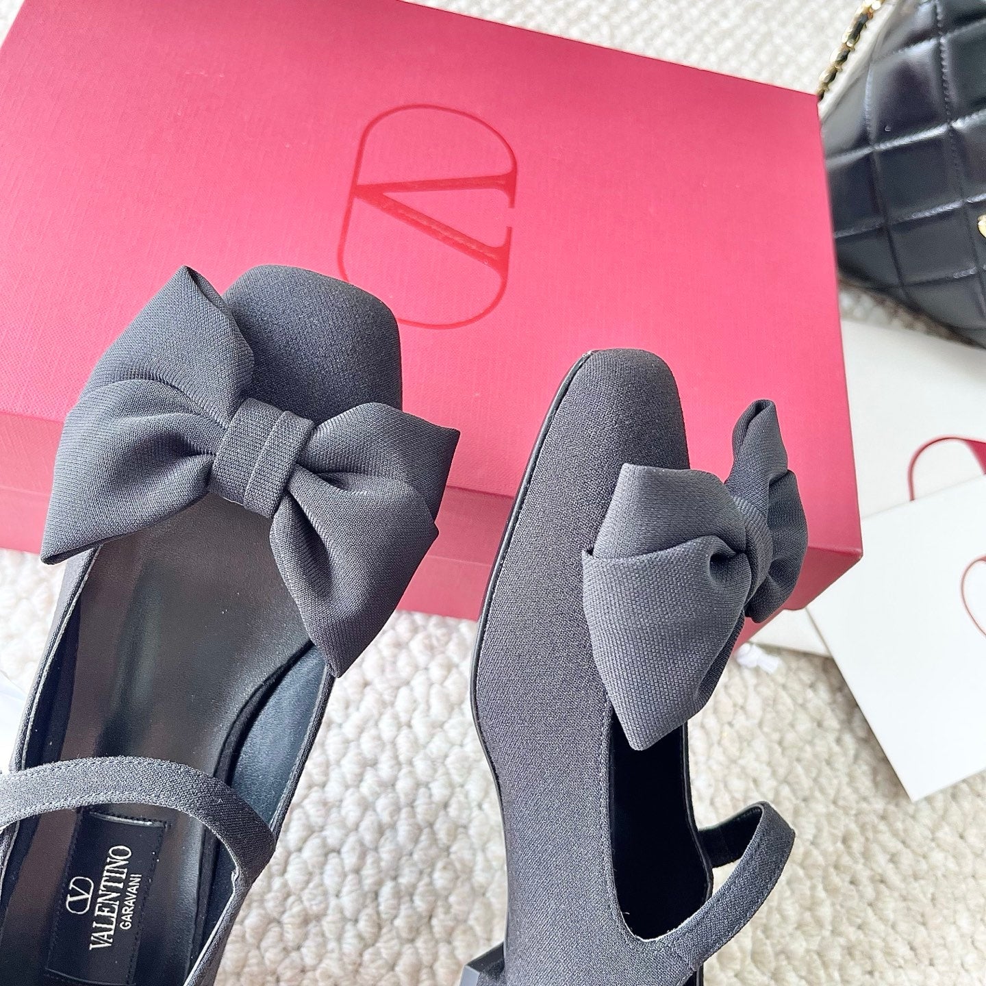 VT 25 Bow Diamond Marry Jane Flat Black Silk