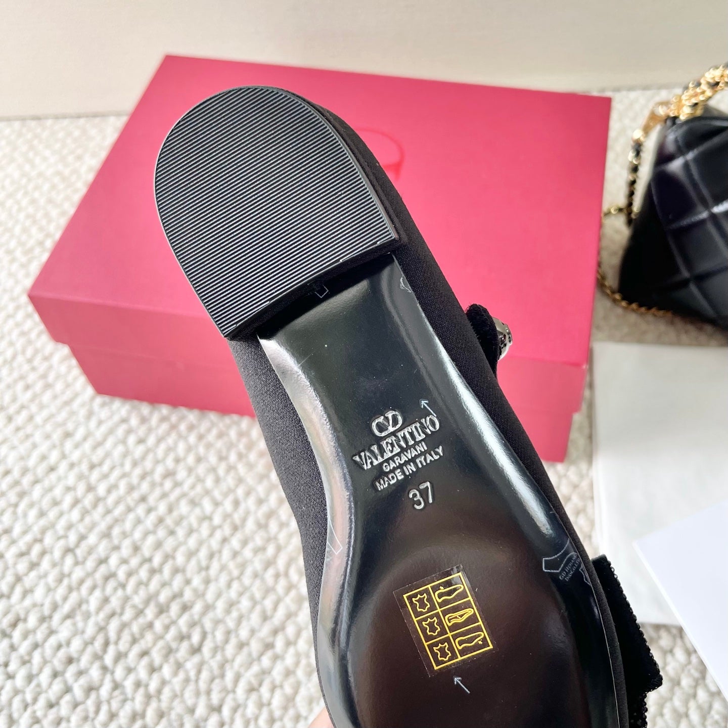 VT 25 Bow Diamond Marry Jane Flat Black Silk