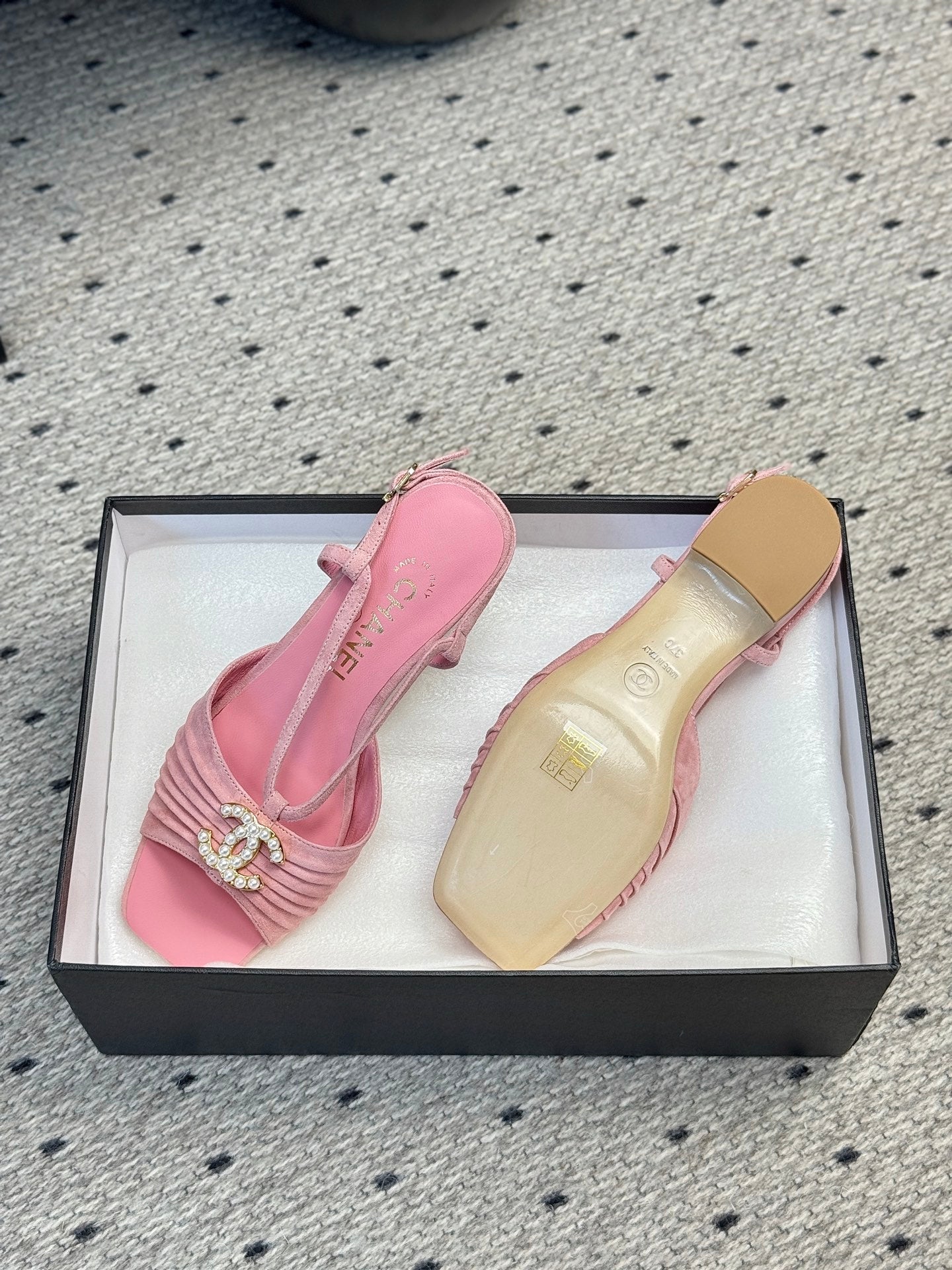 CC 25 Marry Jane Sandals Pink Suede 329774