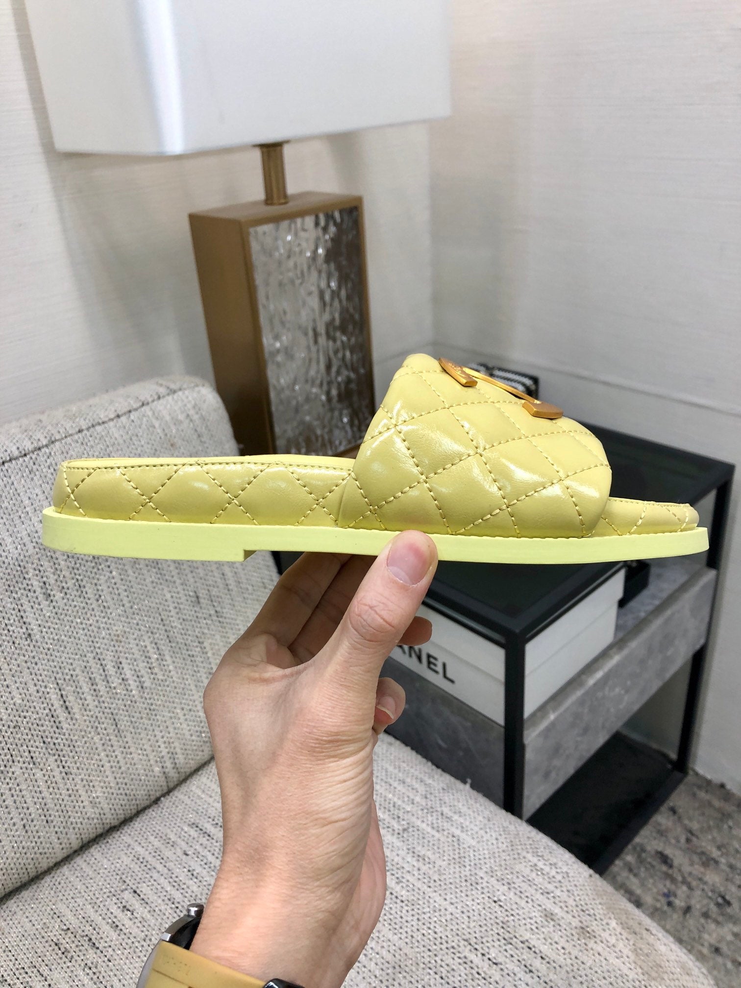 mule sandal 30 lime quilted waxed leather