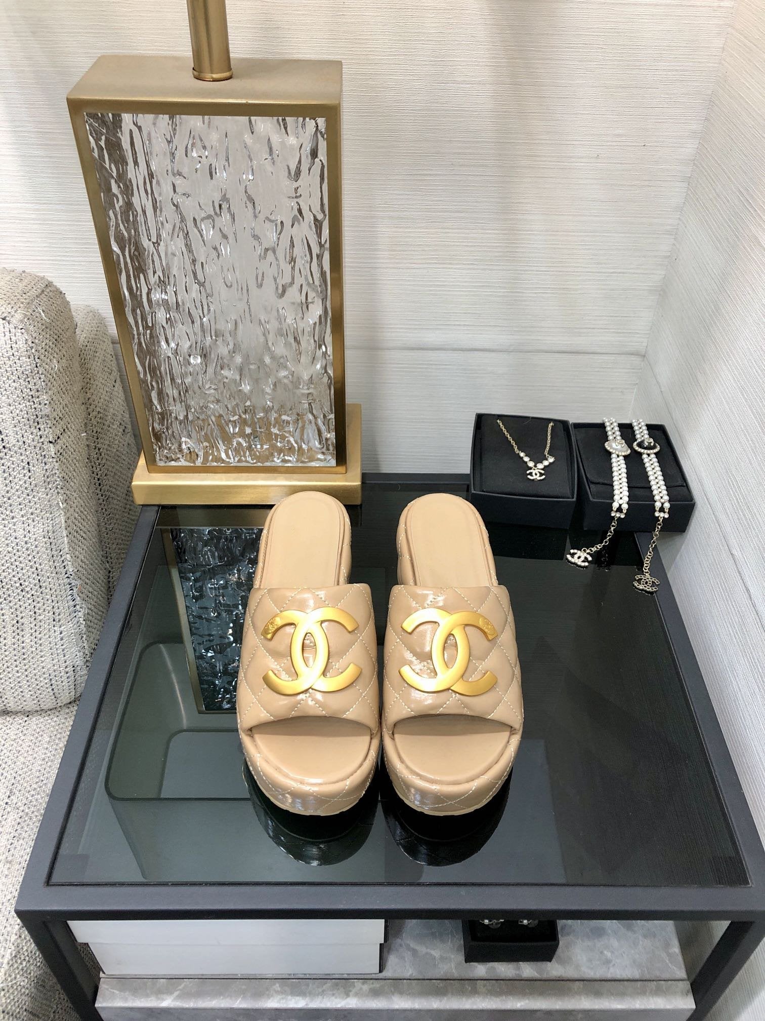 mule sandal 95 beige quilted waxed leather