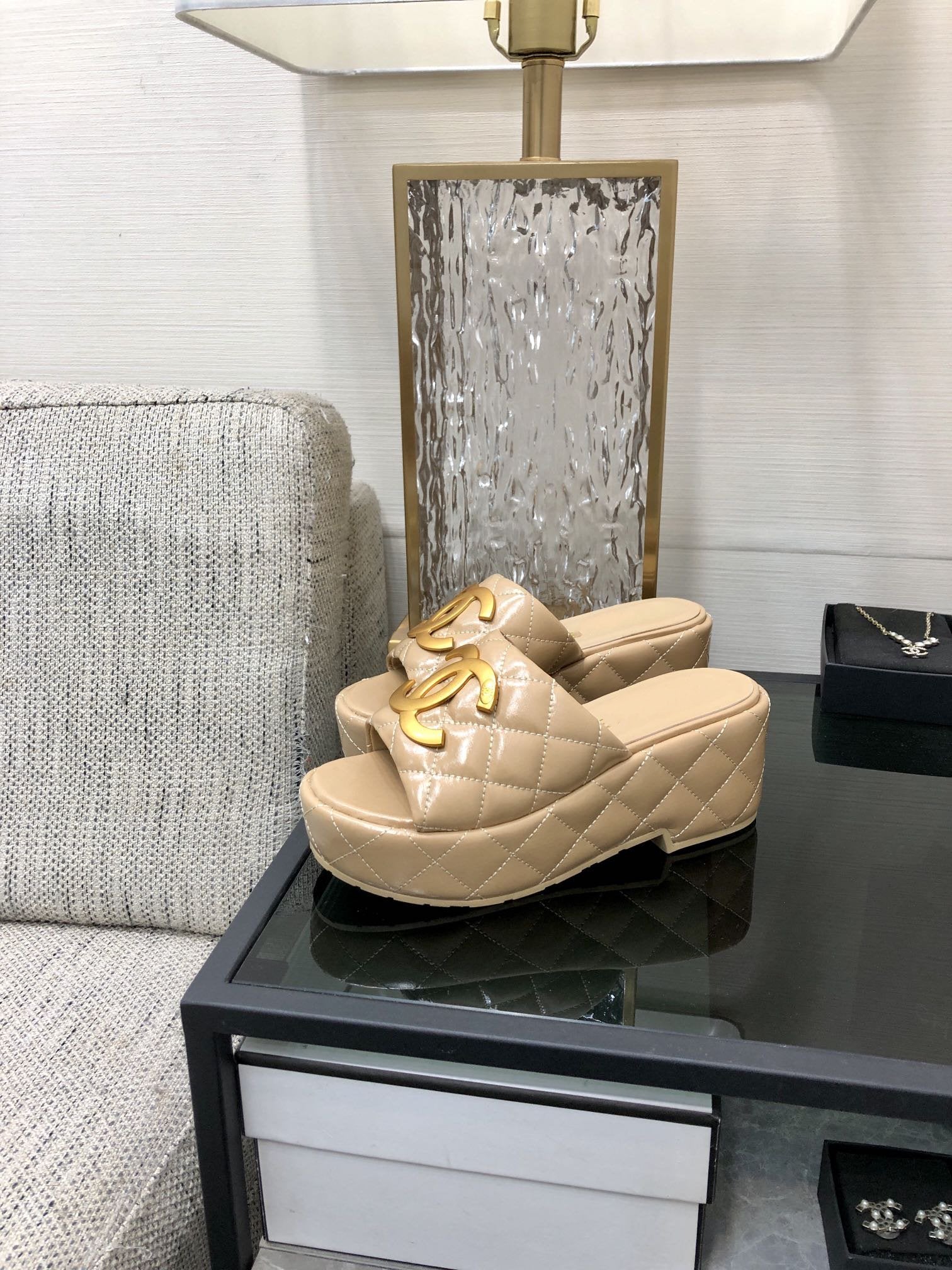 mule sandal 95 beige quilted waxed leather