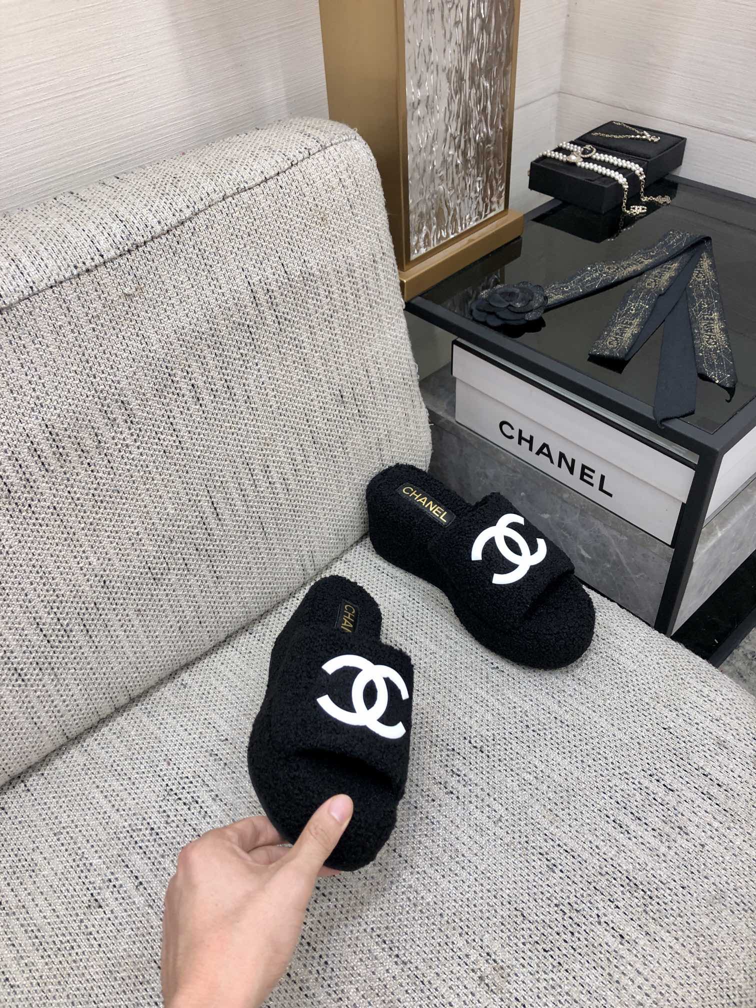 CC Wedge Sandal Black Wool