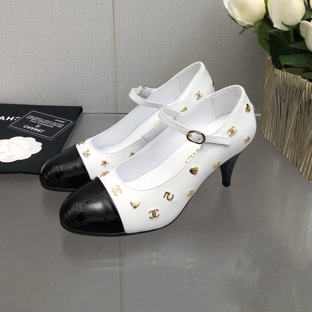 MARY JANE WHITE MIX BLACK LAMBSKIN ATTACH METAL