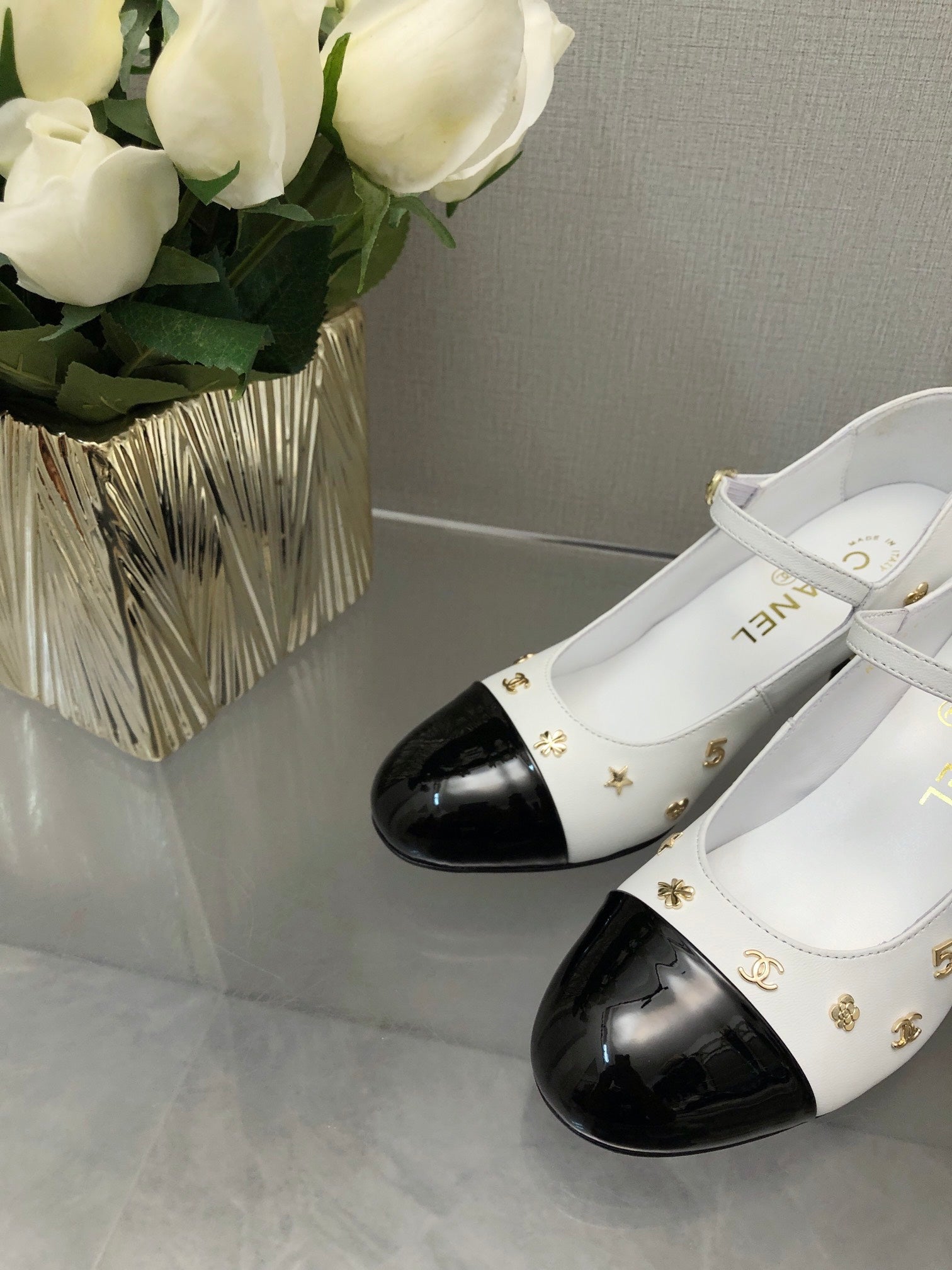 MARY JANE WHITE MIX BLACK LAMBSKIN ATTACH METAL