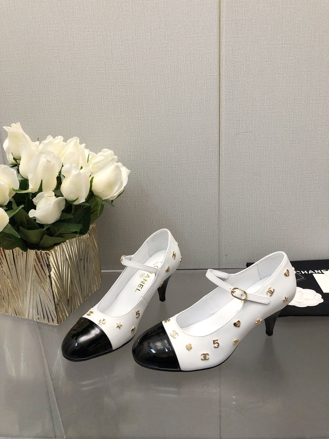 MARY JANE WHITE MIX BLACK LAMBSKIN ATTACH METAL