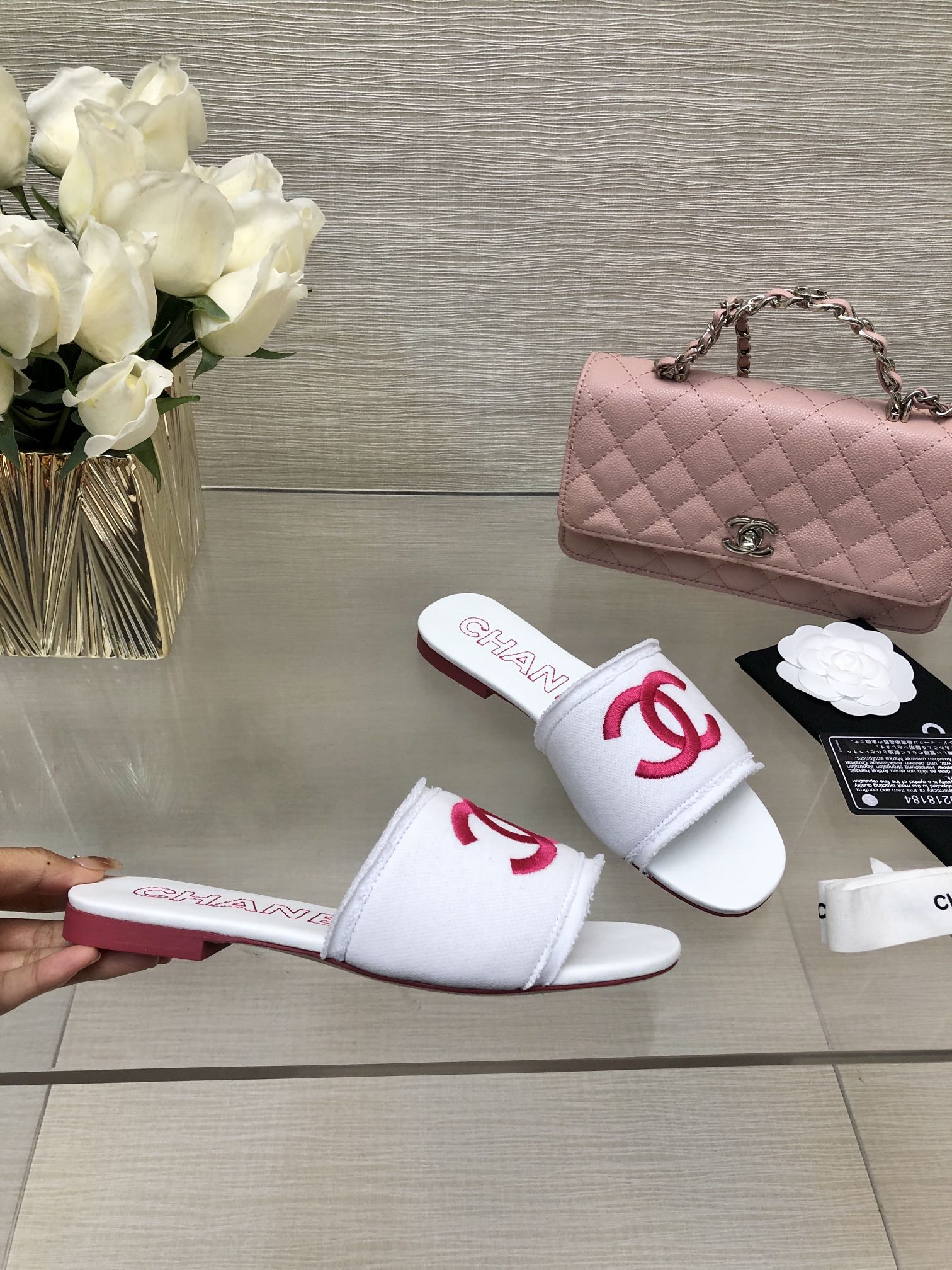 CC 25C Slippers White Fabric Material 212968