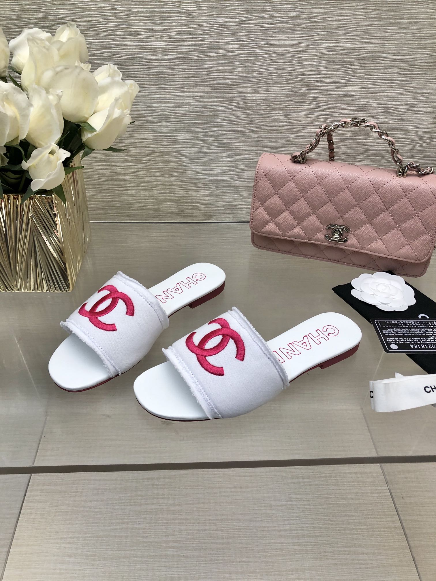 CC 25C Slippers White Fabric Material 212968