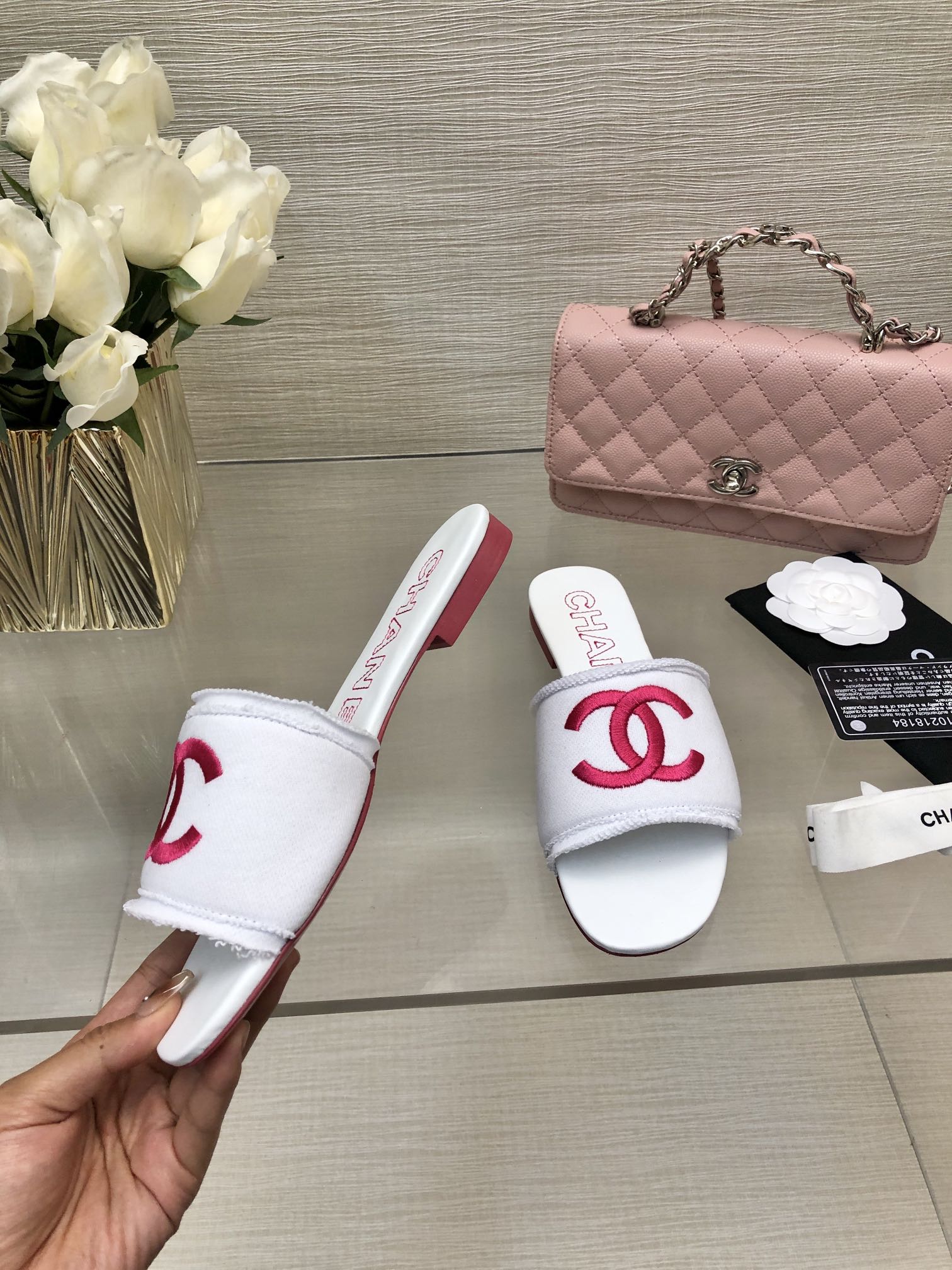 CC 25C Slippers White Fabric Material 212968