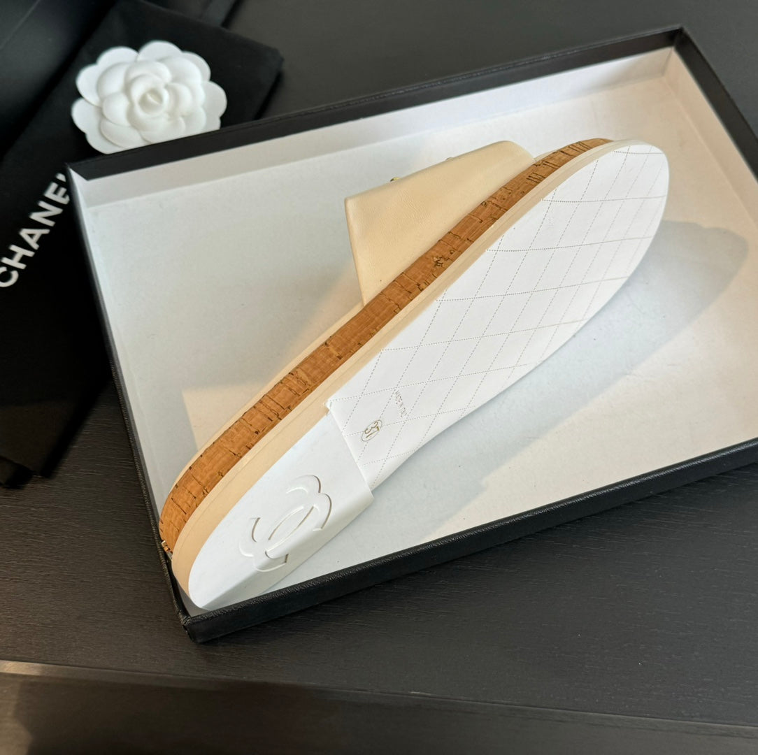 CC 25C Slippers White Sheepskin 213107