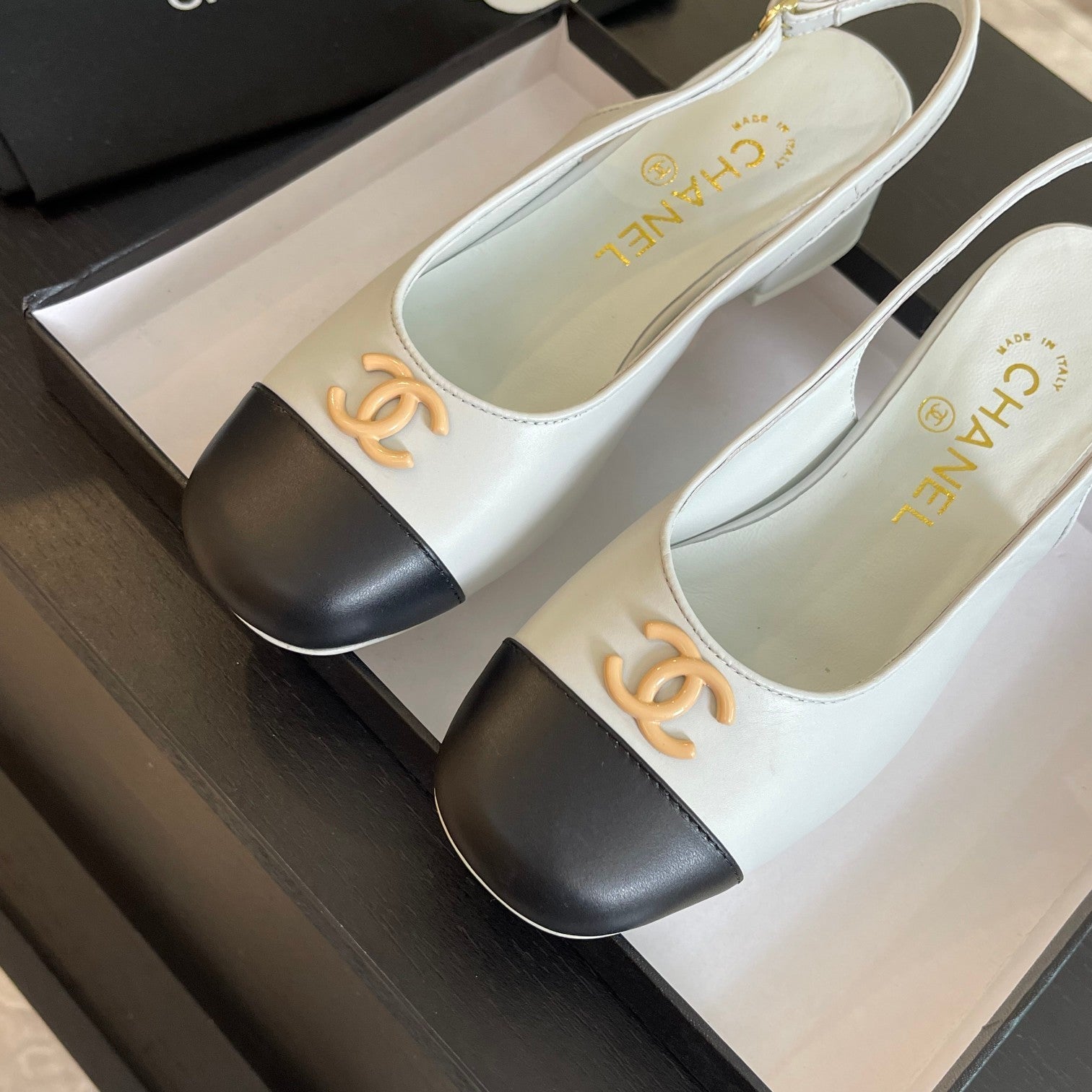 cc slingback 50 white black calfskin