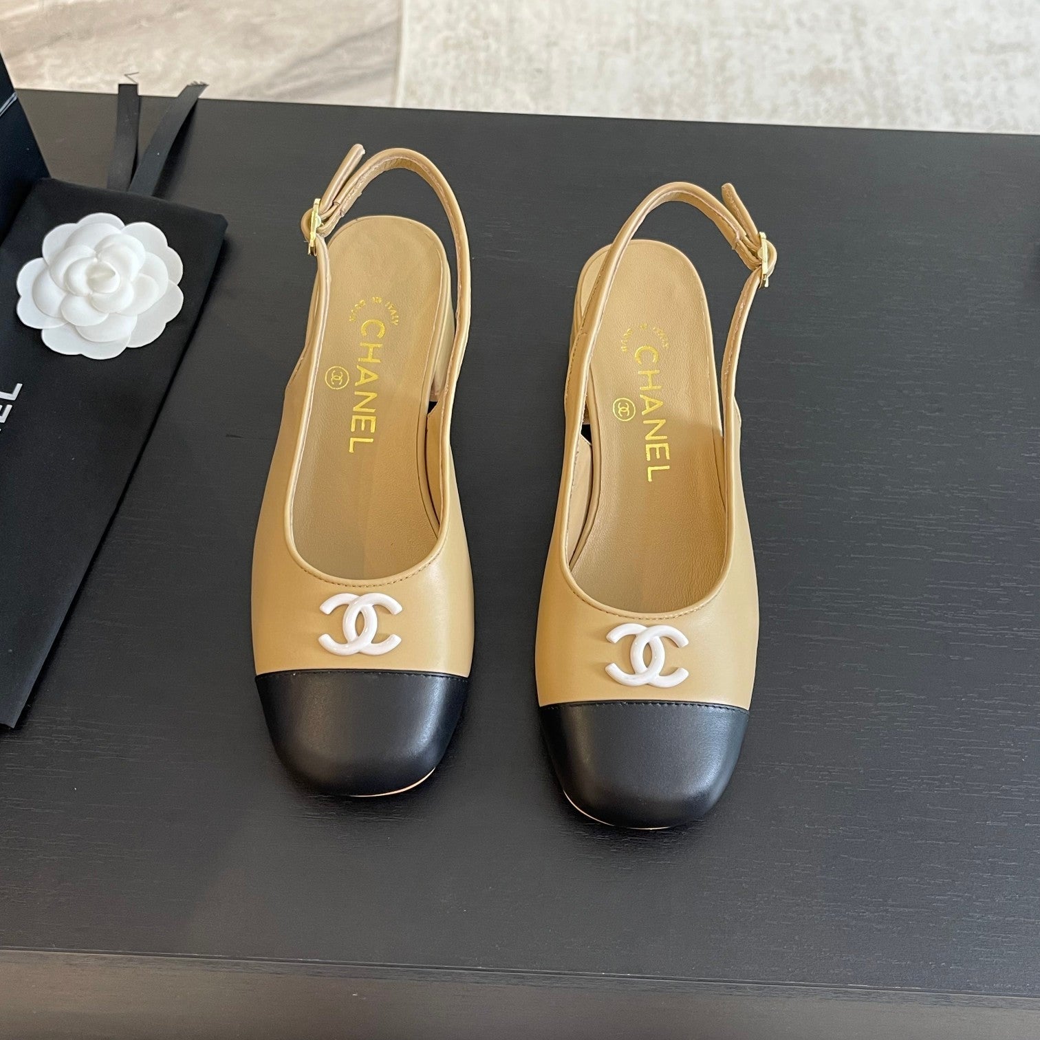 cc slingback 50 beige black calfskin