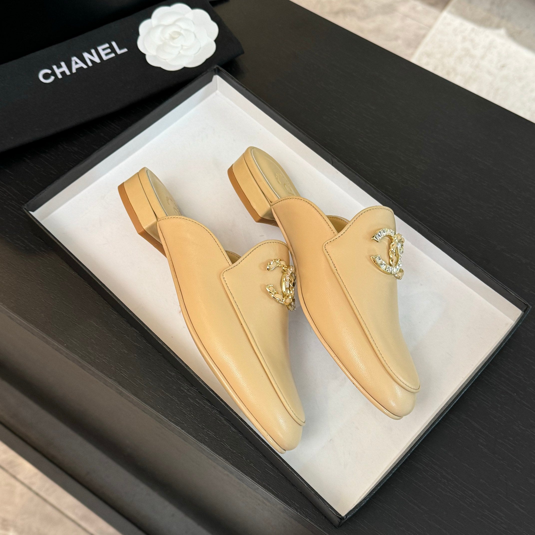 CC Mule Beige Calfskin Double C Diamond