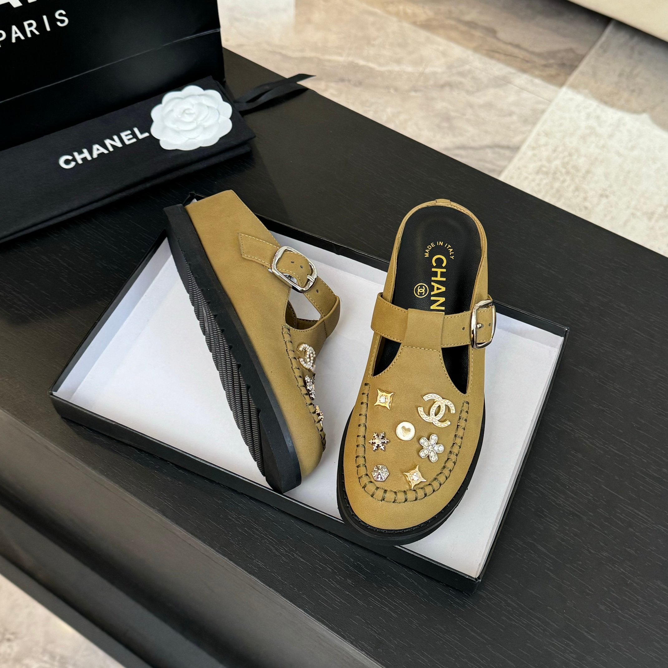 CC 25C Mule Sandal Dried Moss  Imported Cowhide 212945