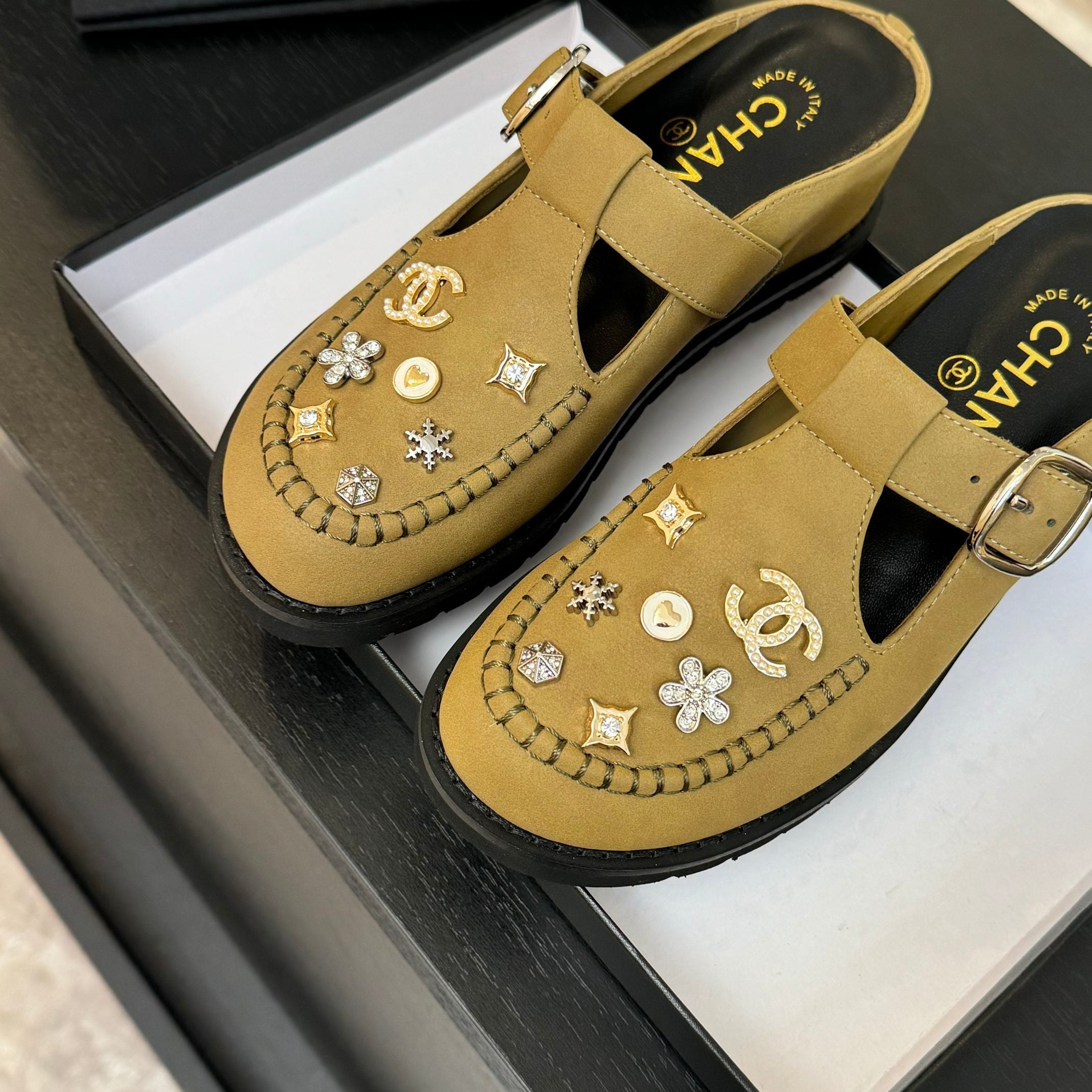 CC 25C Mule Sandal Dried Moss  Imported Cowhide 212945