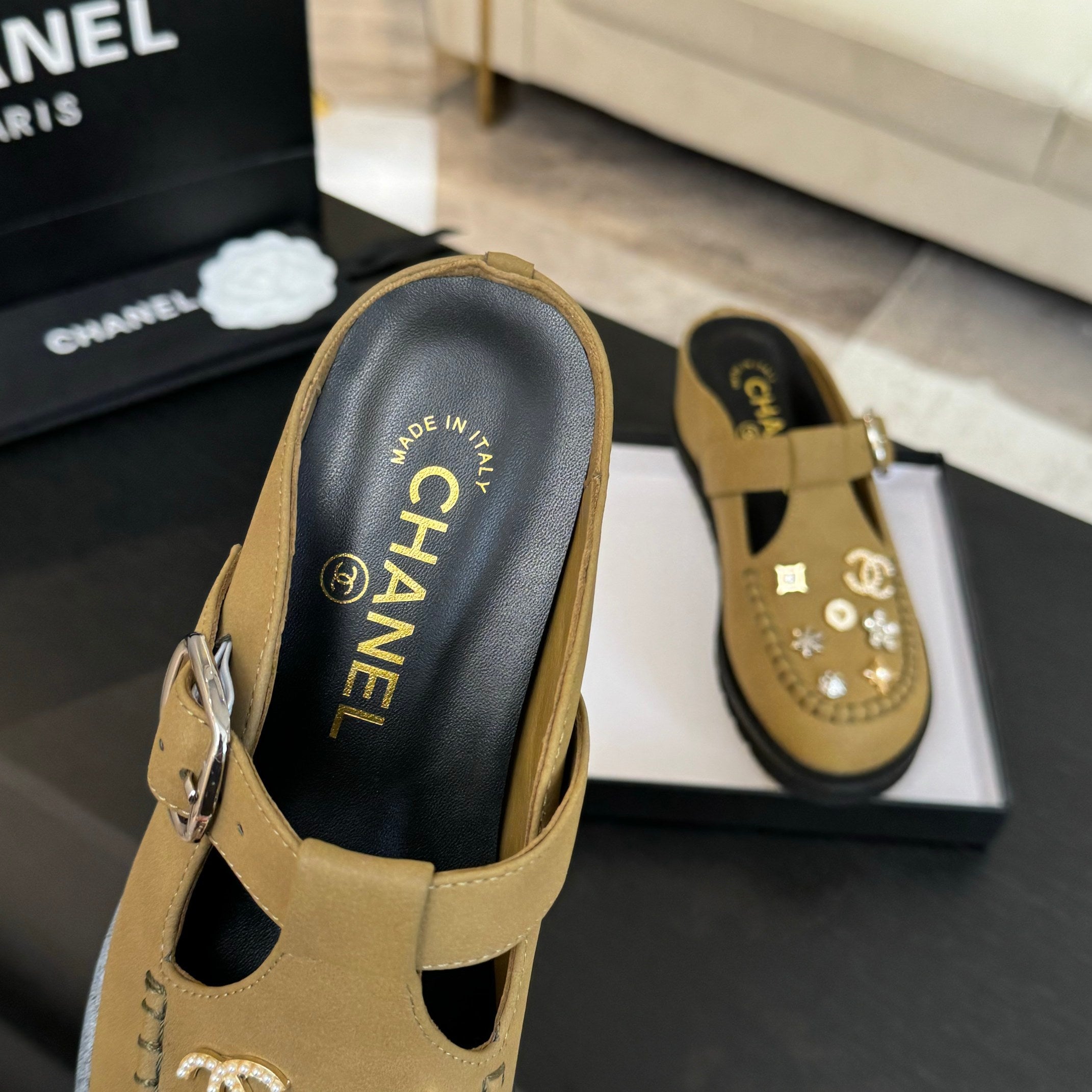 CC 25C Mule Sandal Dried Moss  Imported Cowhide 212945