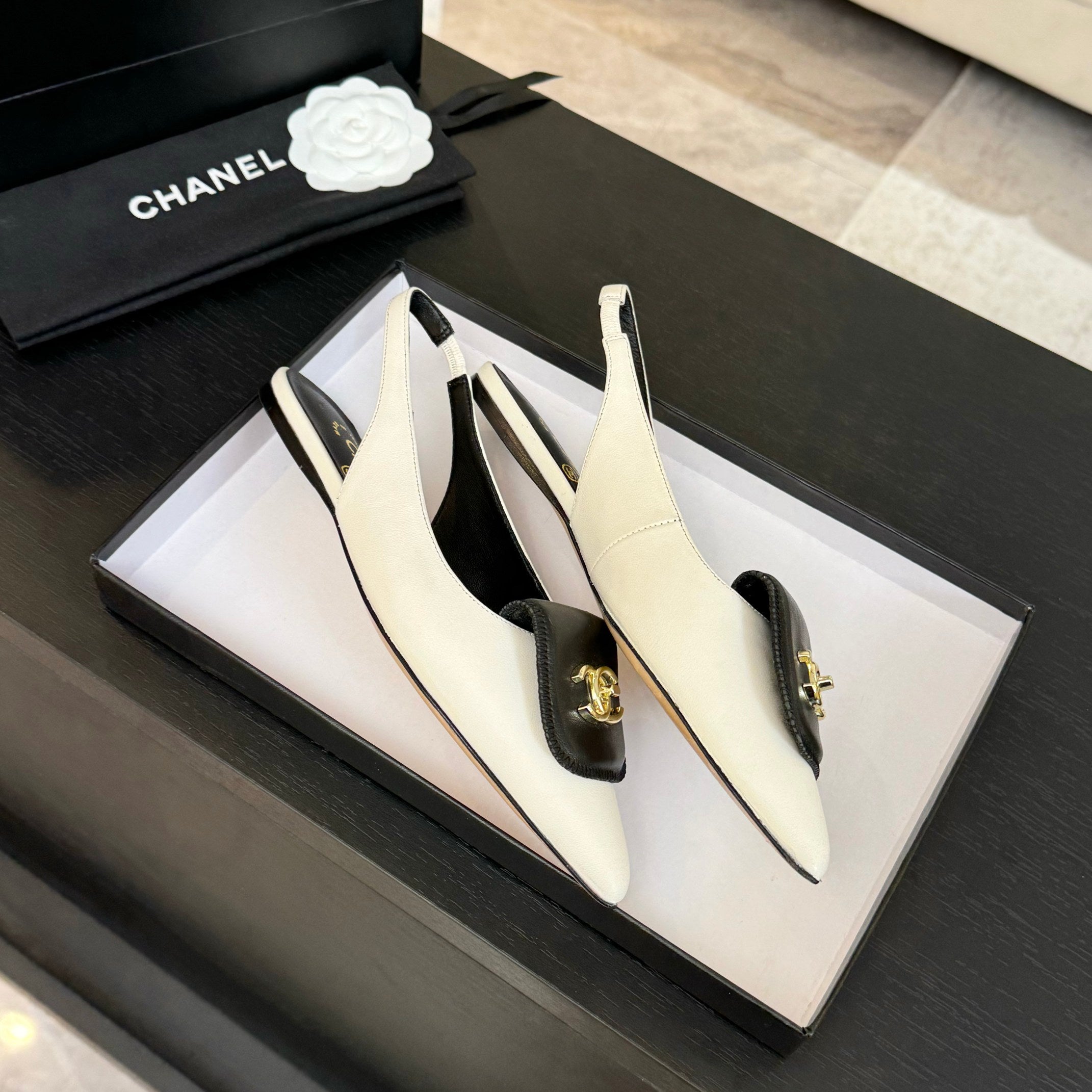 CC 25C Slingback Flat White Genuine sheepskin 212950