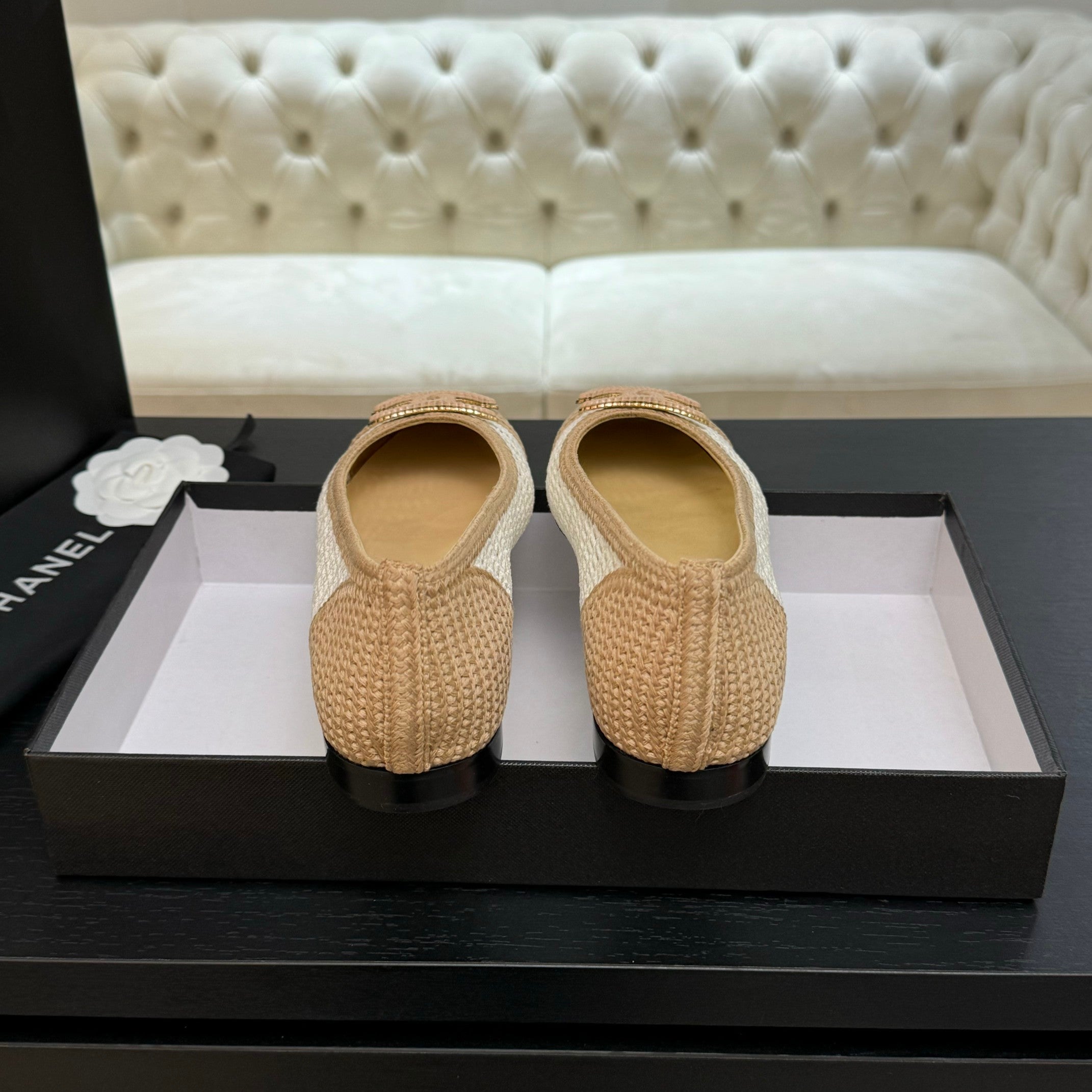 CC 25P Ballet Flat White Beige Raffia Large Logo
