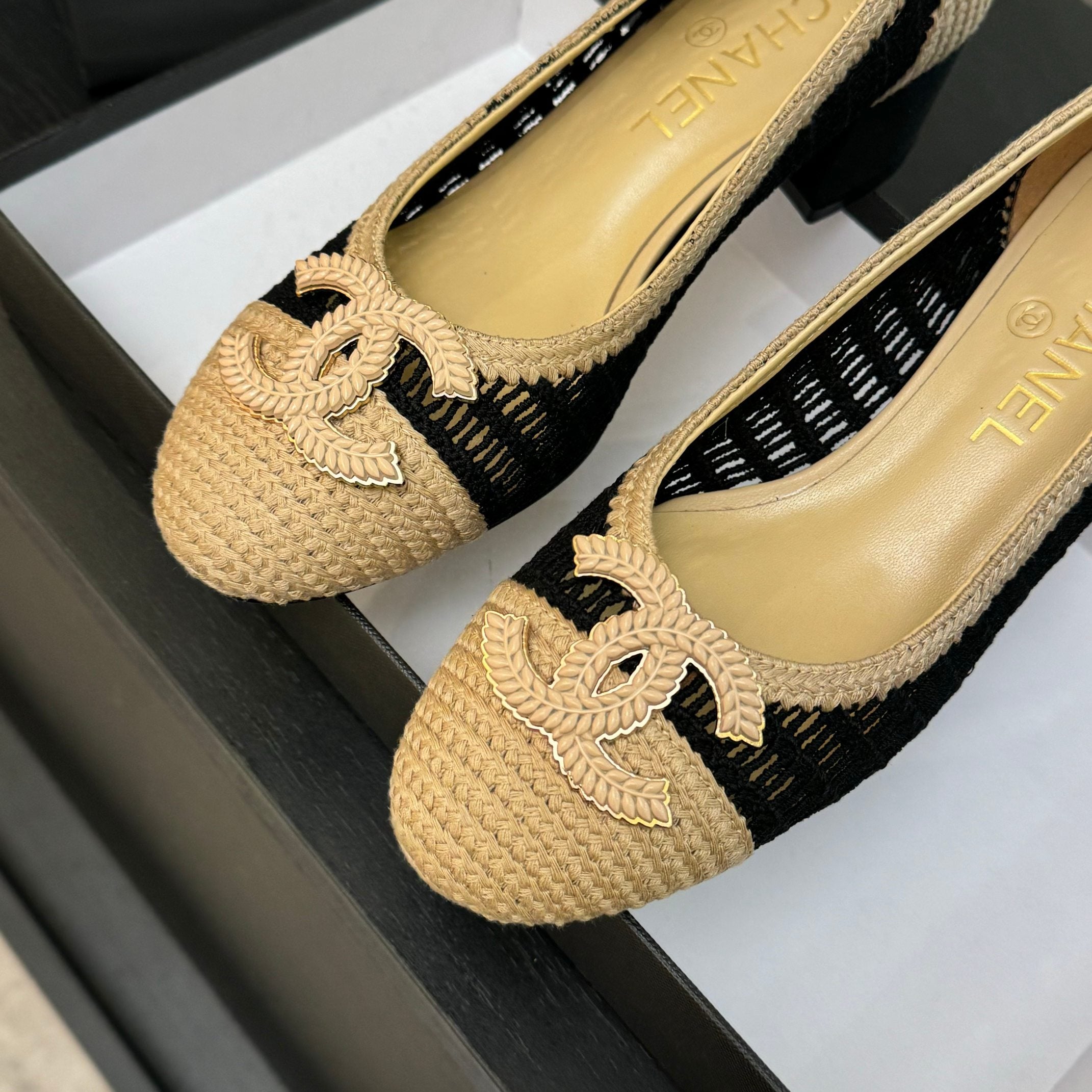 CC 25P Ballet Heel 50mm Black Beige Raffia Large Logo