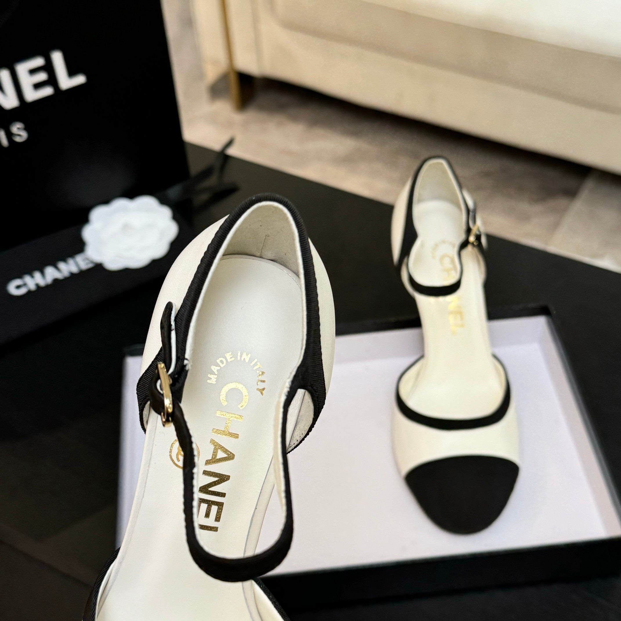 CC 25S Slingback 85mm White Calfskin Black Grosgrain