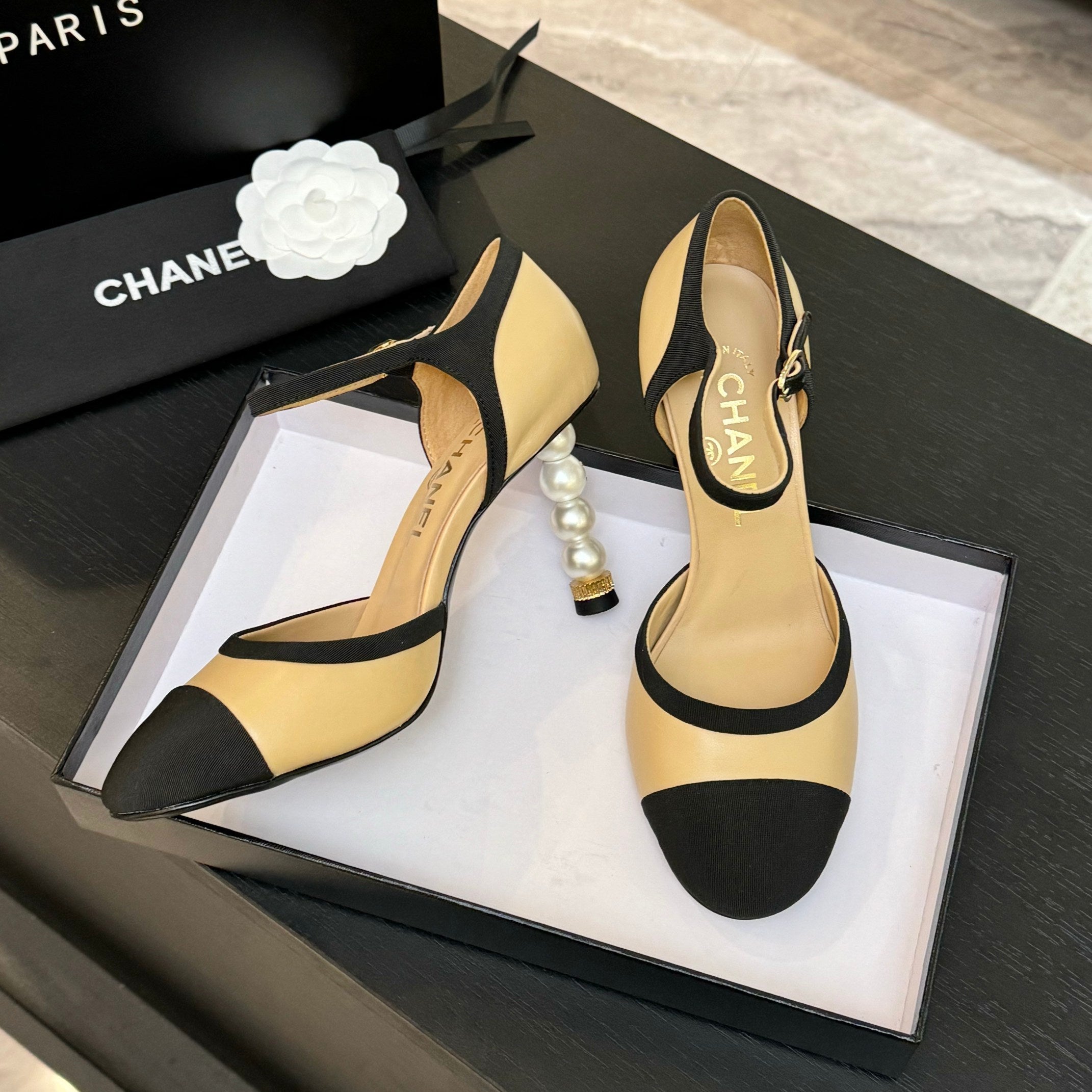 CC 25S Slingback 85mm Beige Calfskin Black Grosgrain