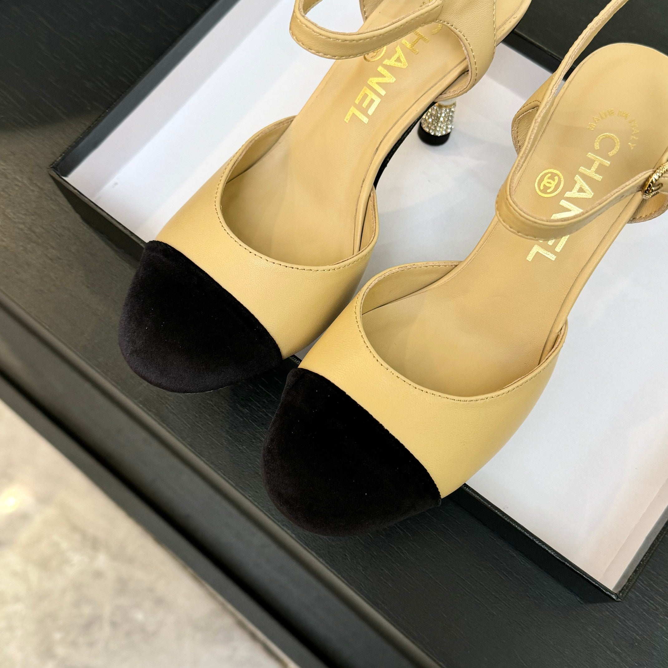 CC 25S Slingback 85mm Beige Calfskin Black Suede