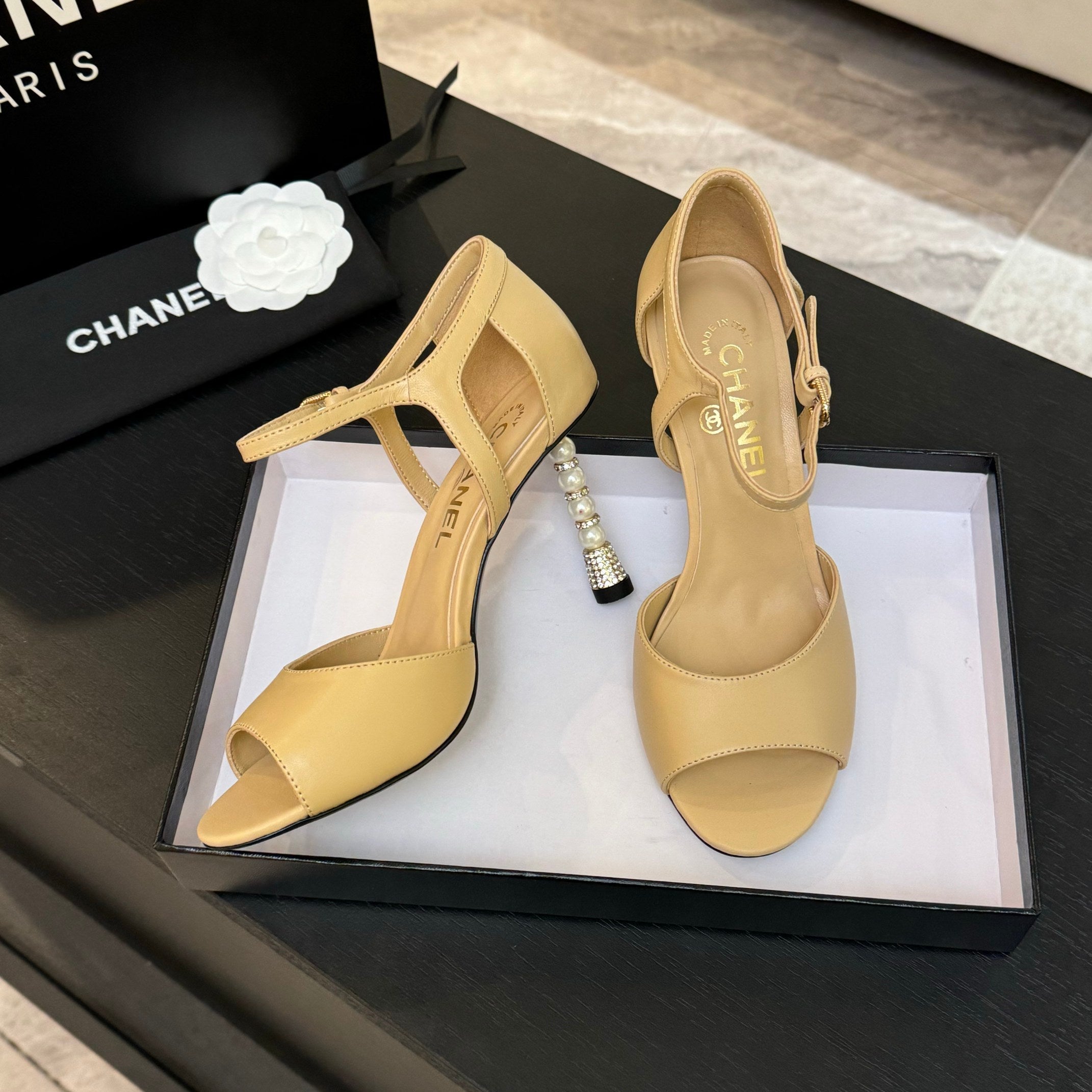 CC 25S Sandal Heel 85mm Beige Calfskin