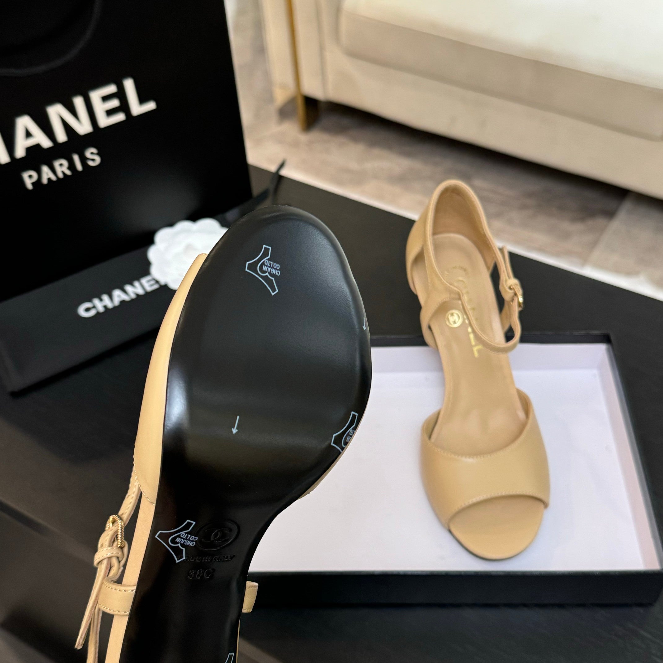 CC 25S Sandal Heel 85mm Beige Calfskin