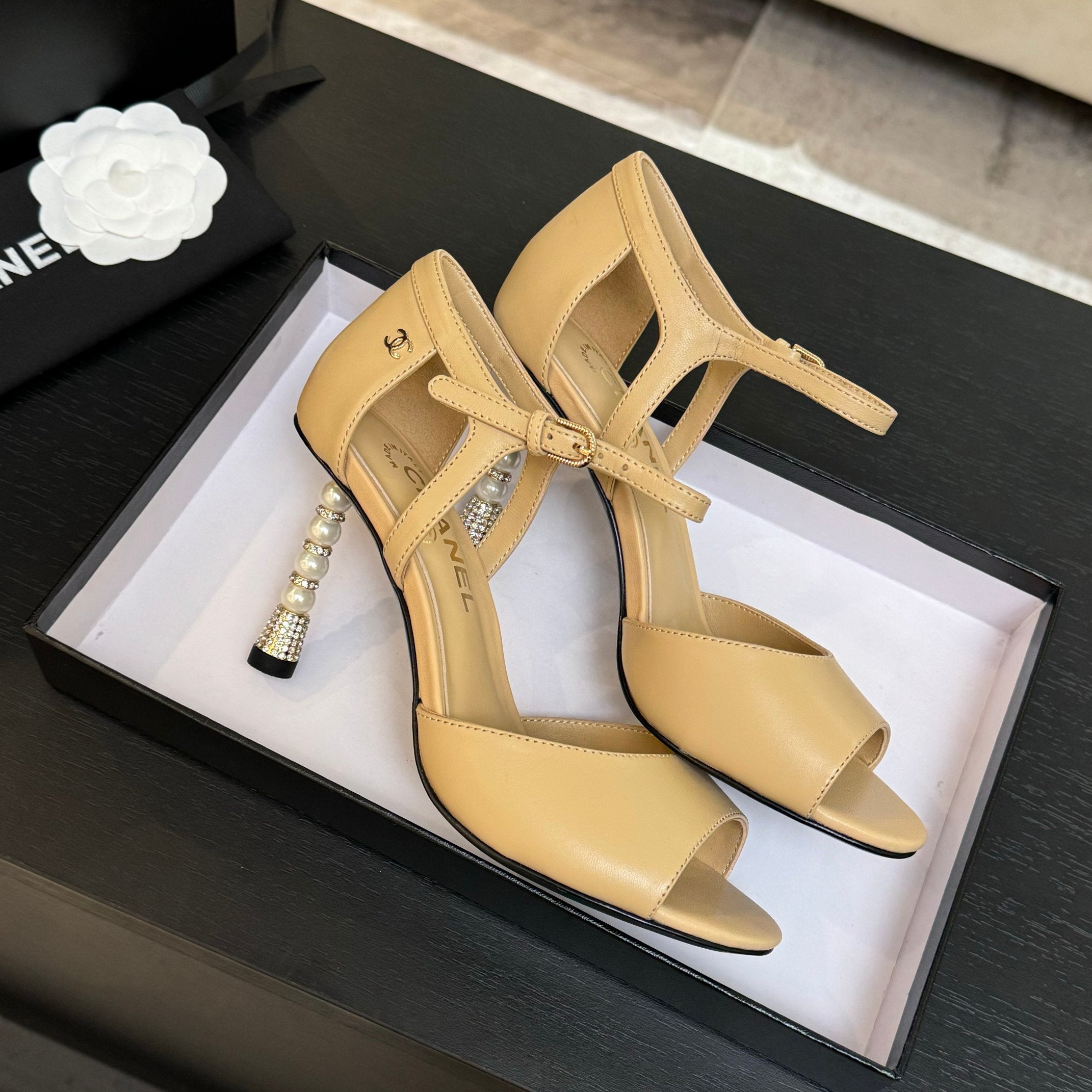 CC 25S Sandal Heel 85mm Beige Calfskin