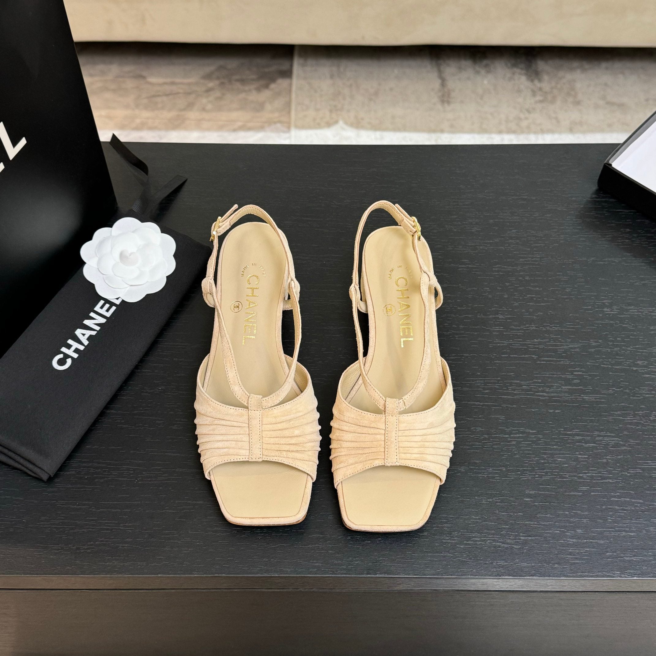 CC 25S Sandal Heel 50mm Beige Suede Kidskin