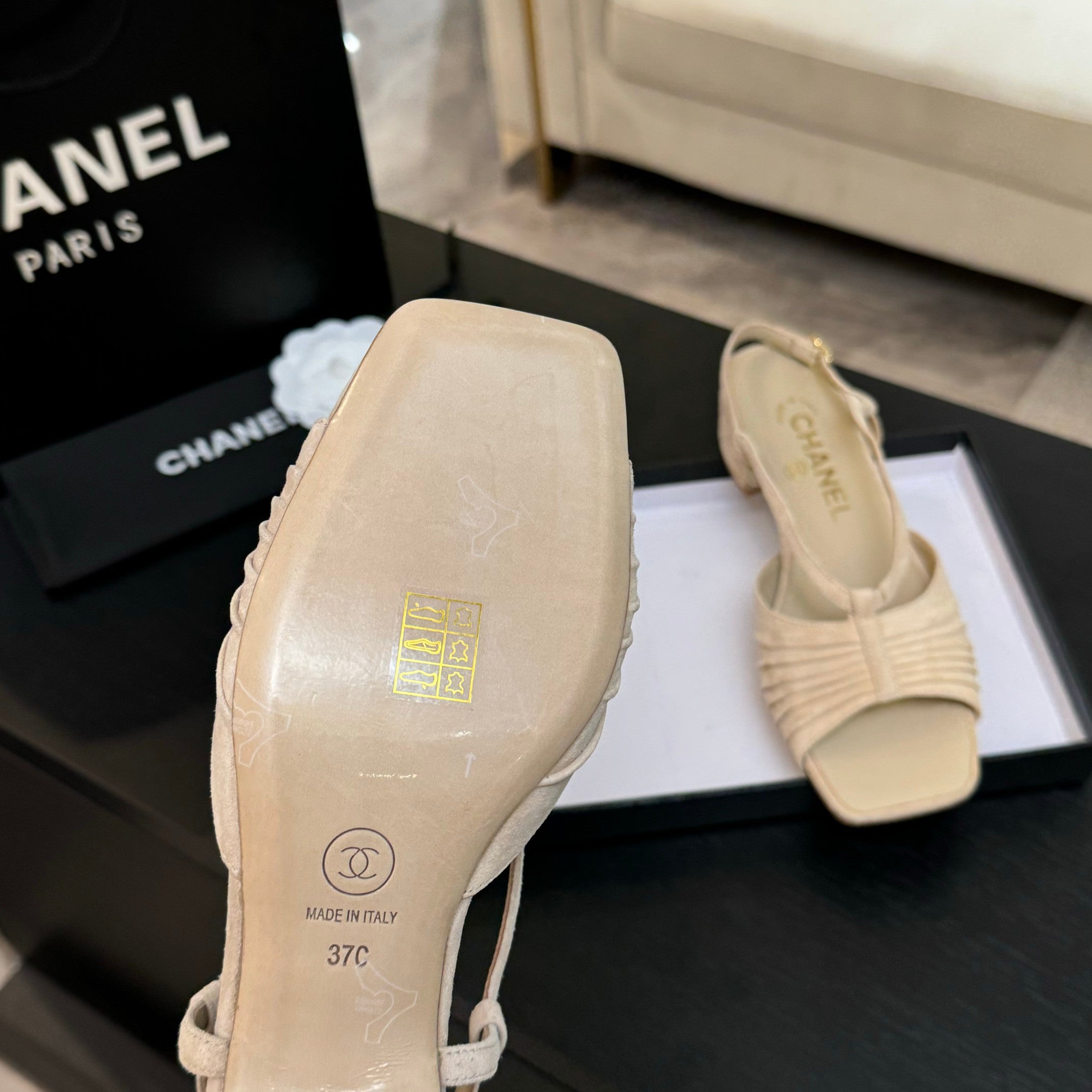 CC 25S Sandal Heel 50mm Beige Suede Kidskin