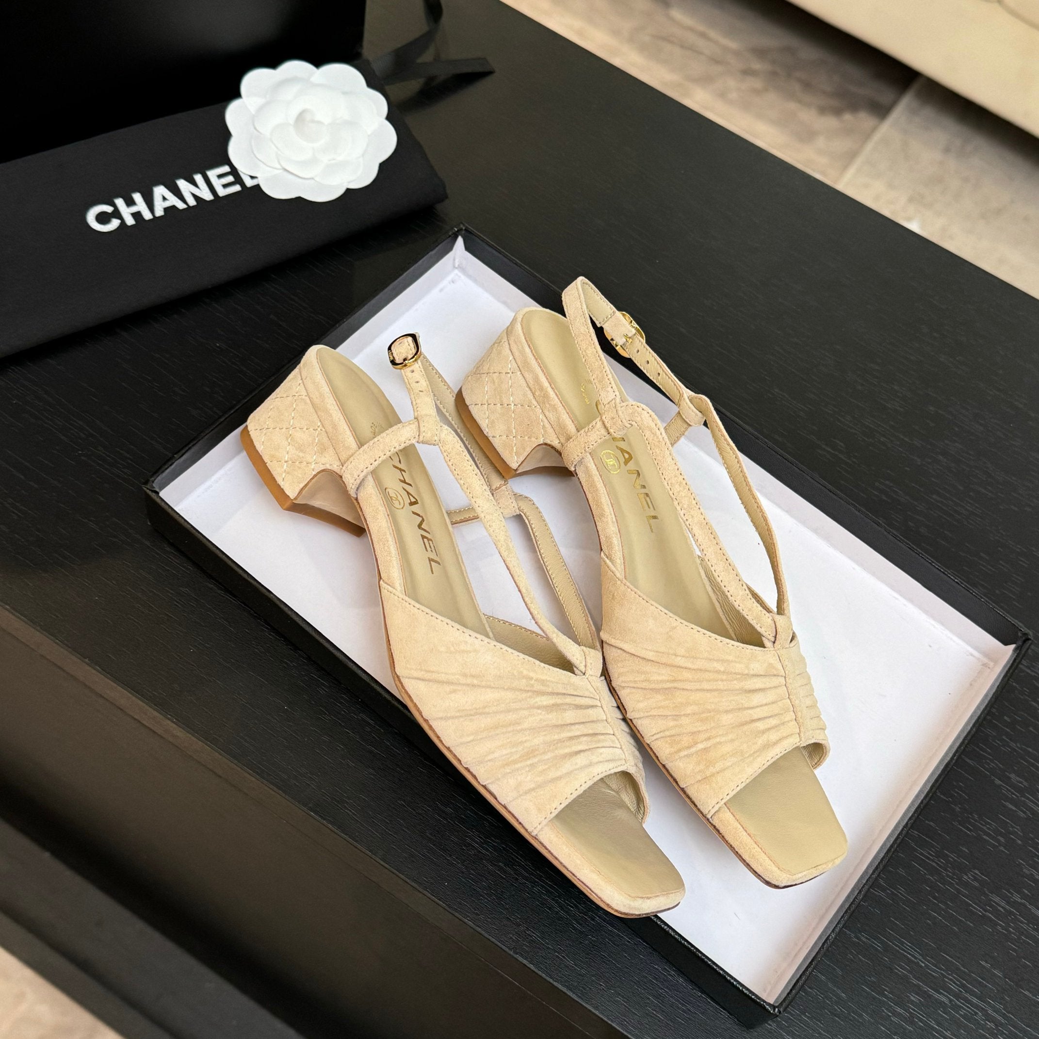 CC 25S Sandal Heel 50mm Beige Suede Kidskin
