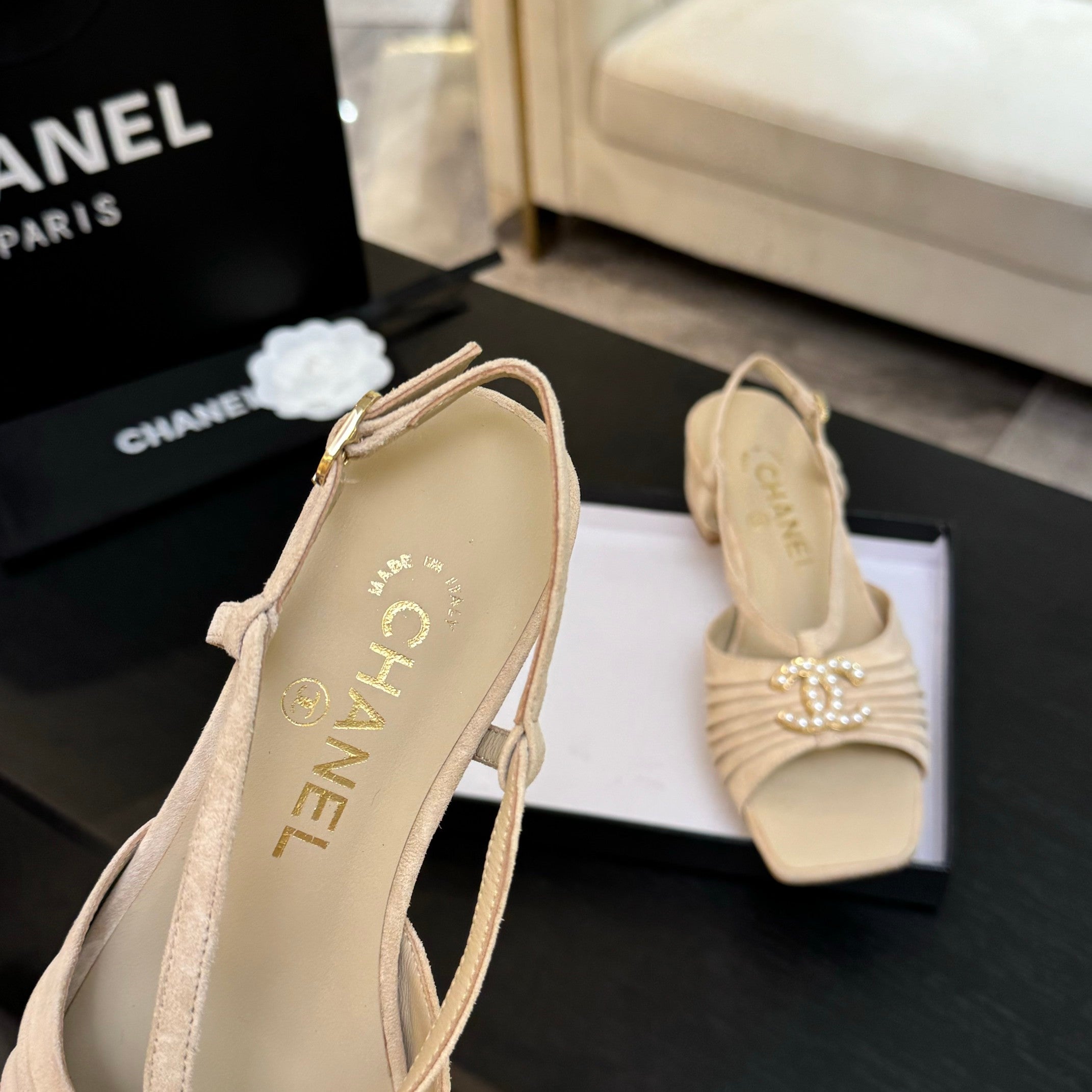 CC 25S Sandal Heel 50mm Beige Suede Kidskin Pearl Logo