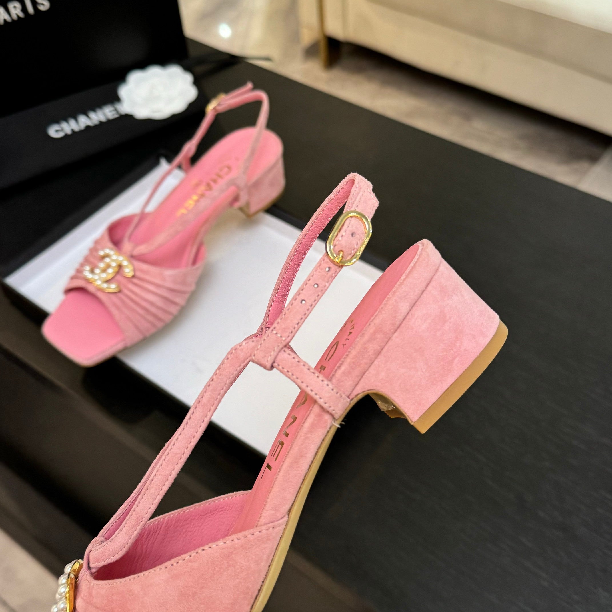 CC 25S Sandal Heel 50mm Pink Suede Kidskin Pearl Logo