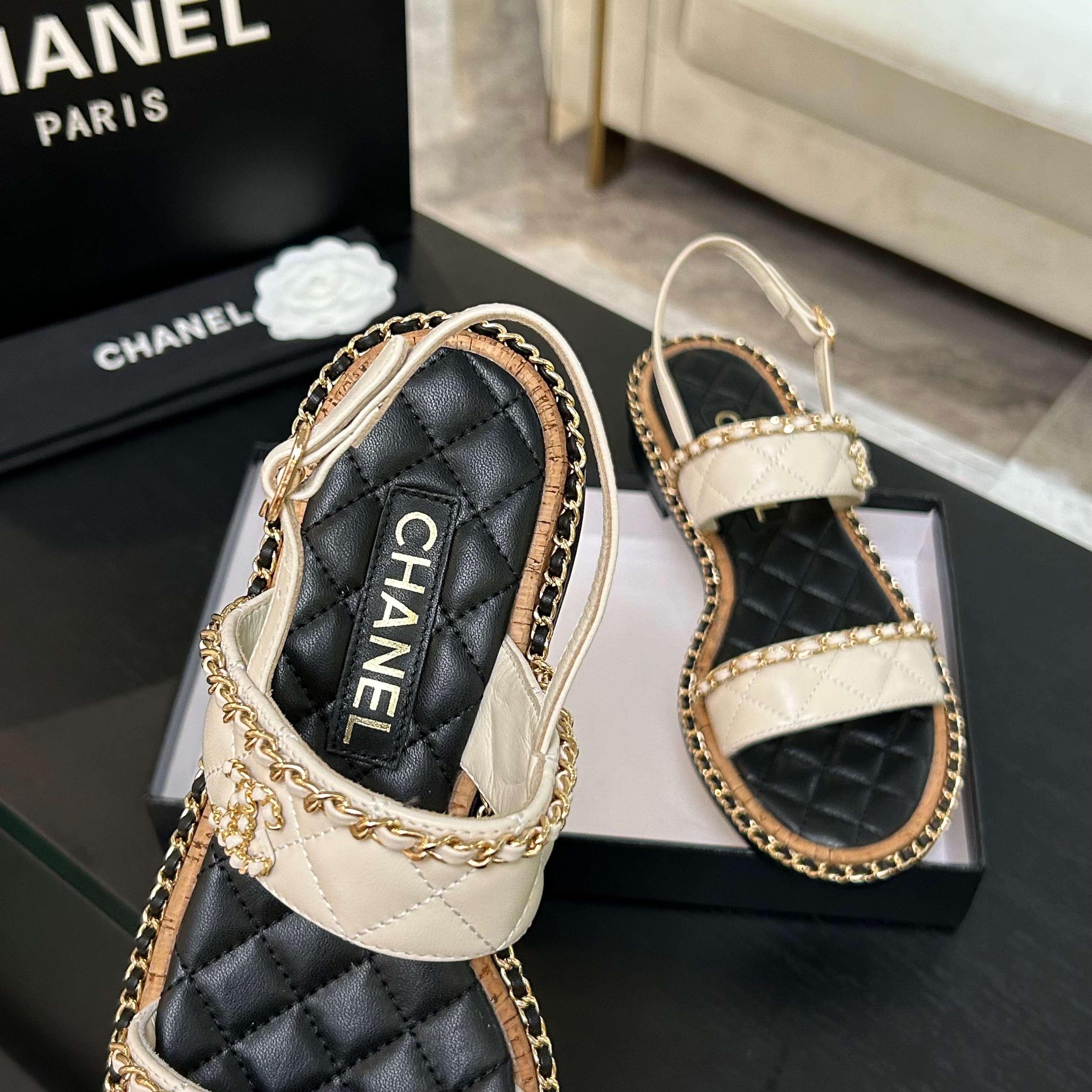 CC 25K sandal leather chain calfskin