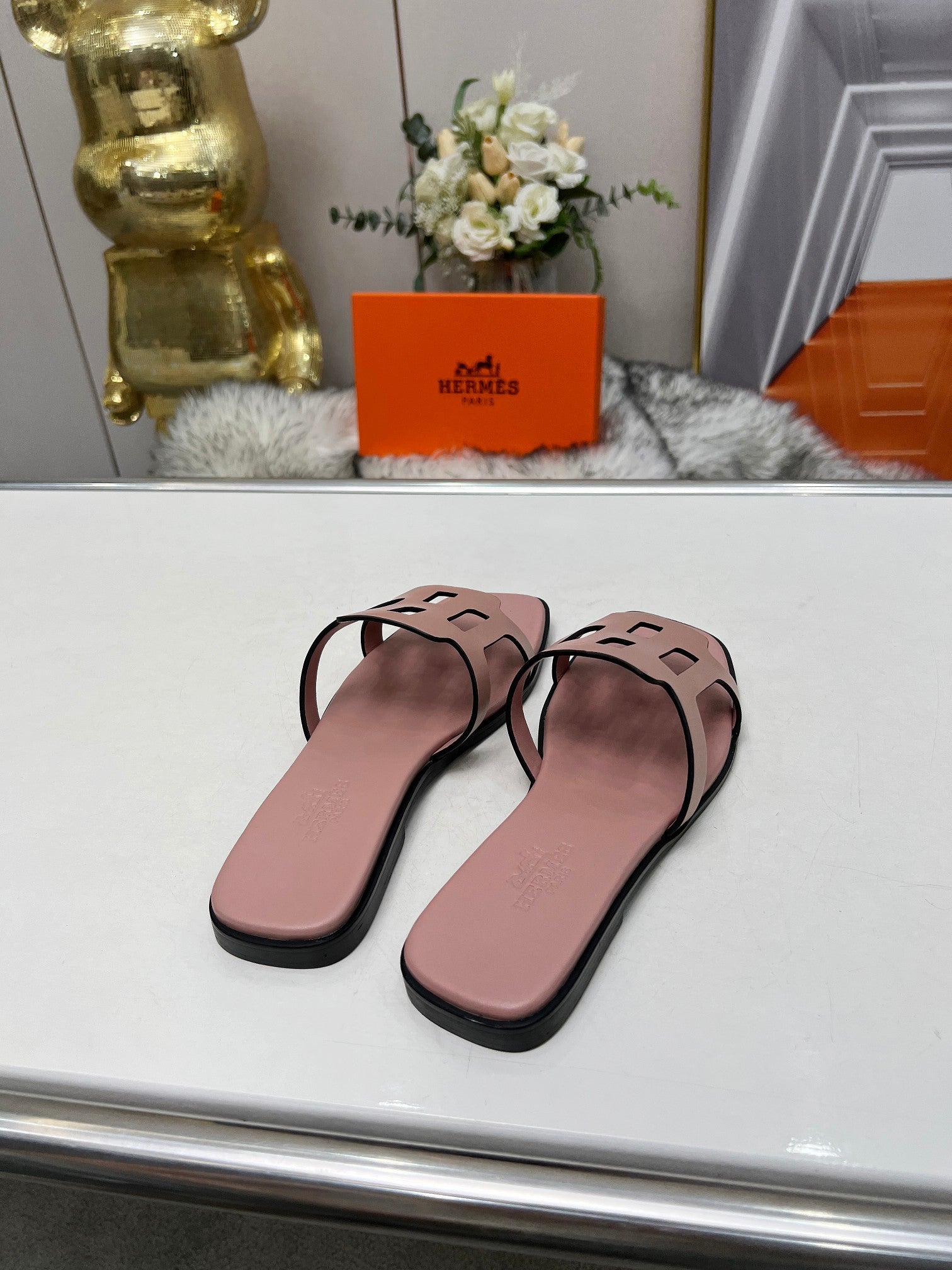 FLATFORM SANDAL LIGHT PINK CALFSKIN