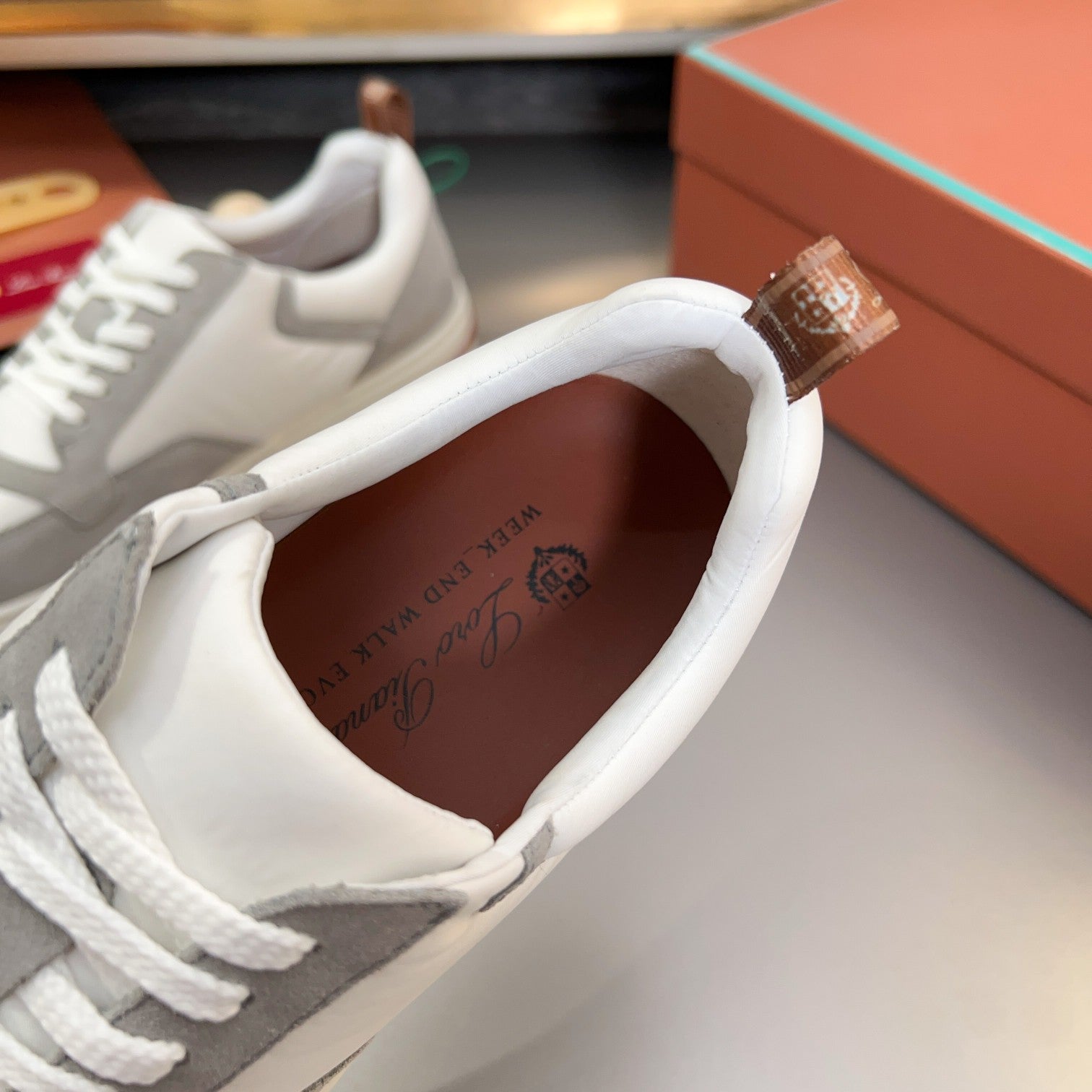 LP NEWPORT WALK SNEAKERS WHITE AND GRAY SUEDE