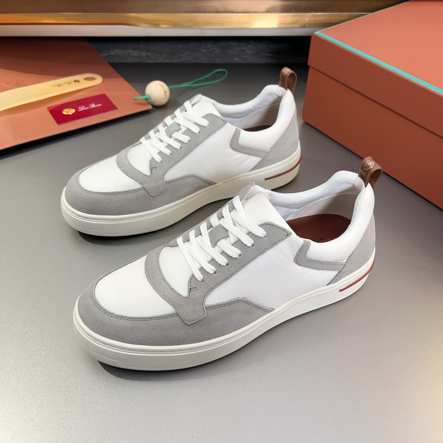 LP NEWPORT WALK SNEAKERS WHITE AND GRAY SUEDE