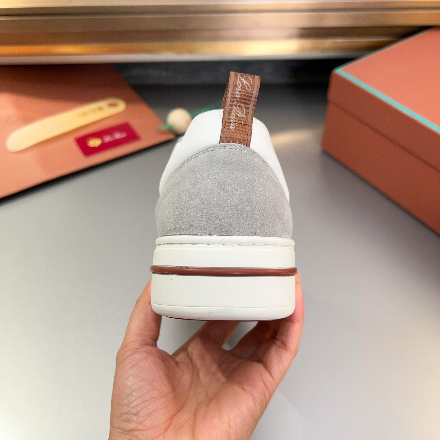 LP NEWPORT WALK SNEAKERS WHITE AND GRAY SUEDE