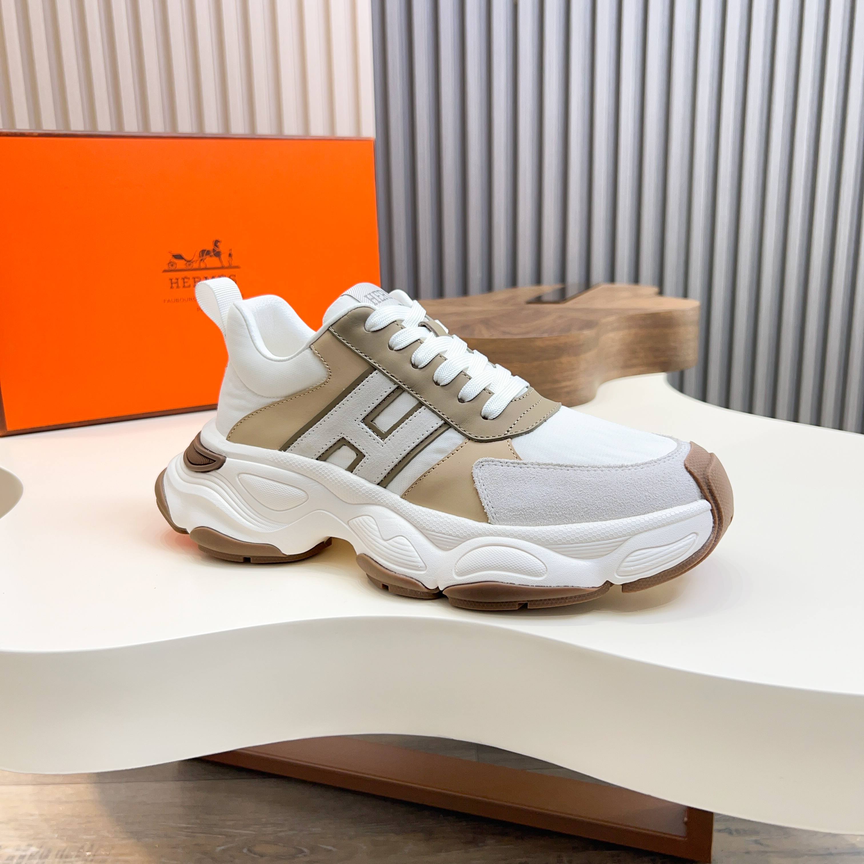 HM Men's Sneaker White Calfskin Suede 601281