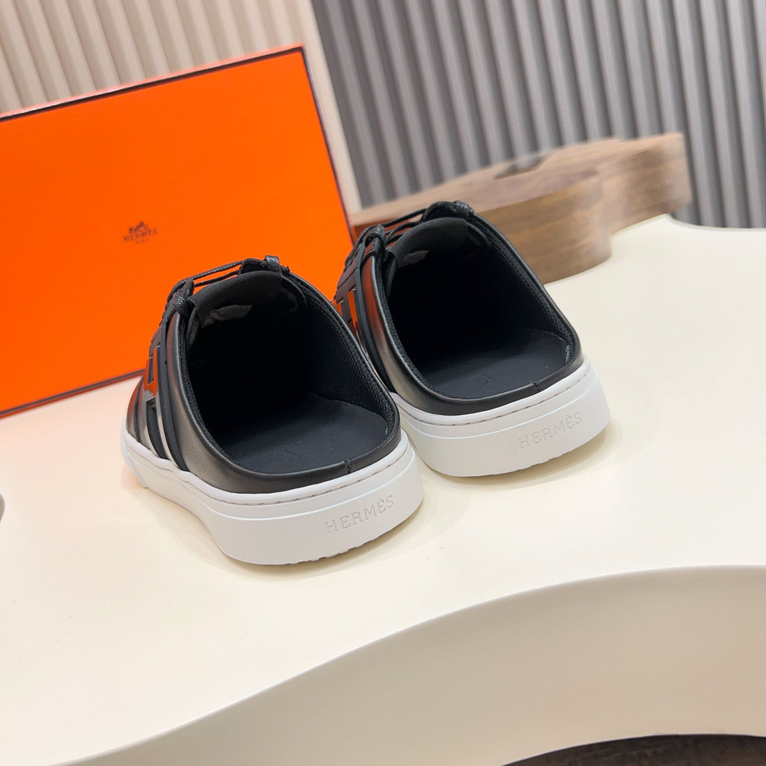 HM Men's Keep Mule Black Calfskin 651999