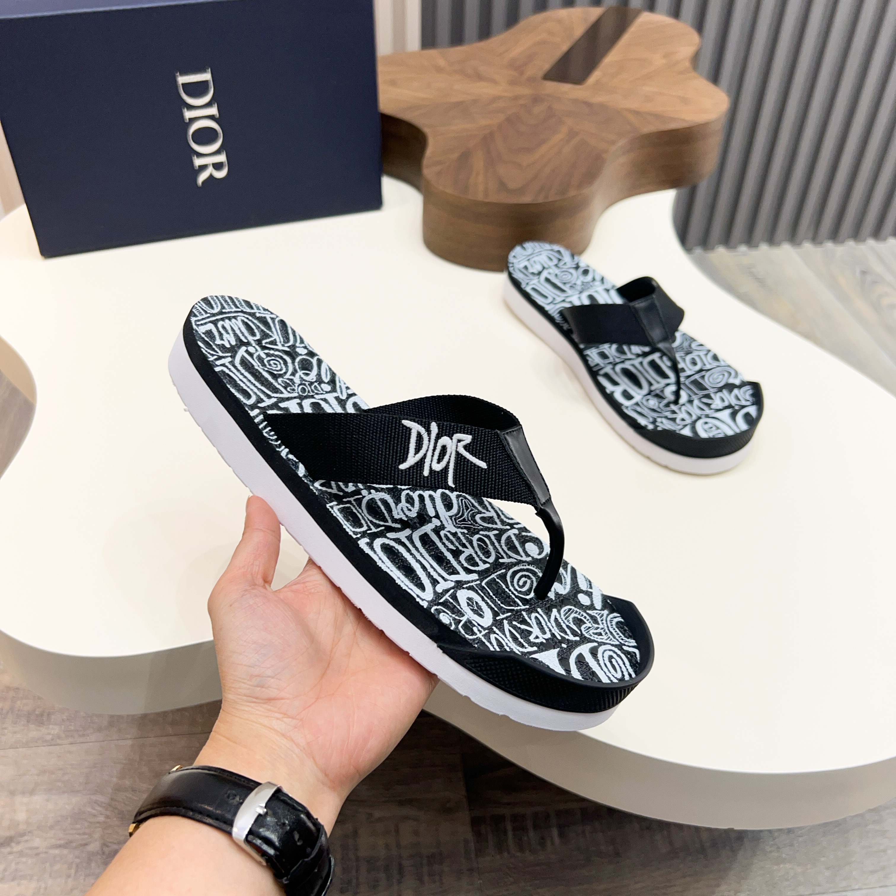 CD Alias Thong Sandals Black Print Fabric 639095